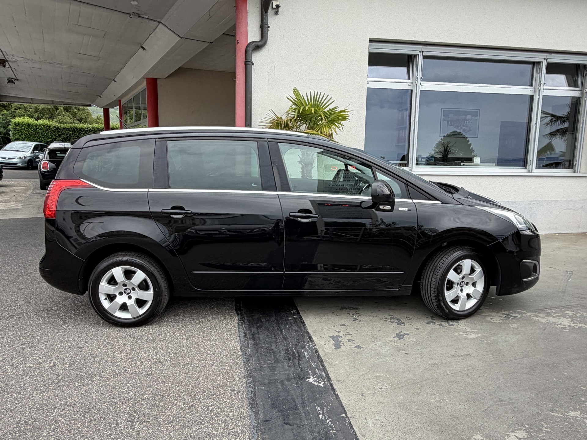 PEUGEOT 5008 1.6 BlueHDi Sensation Tiptronic — slika 3