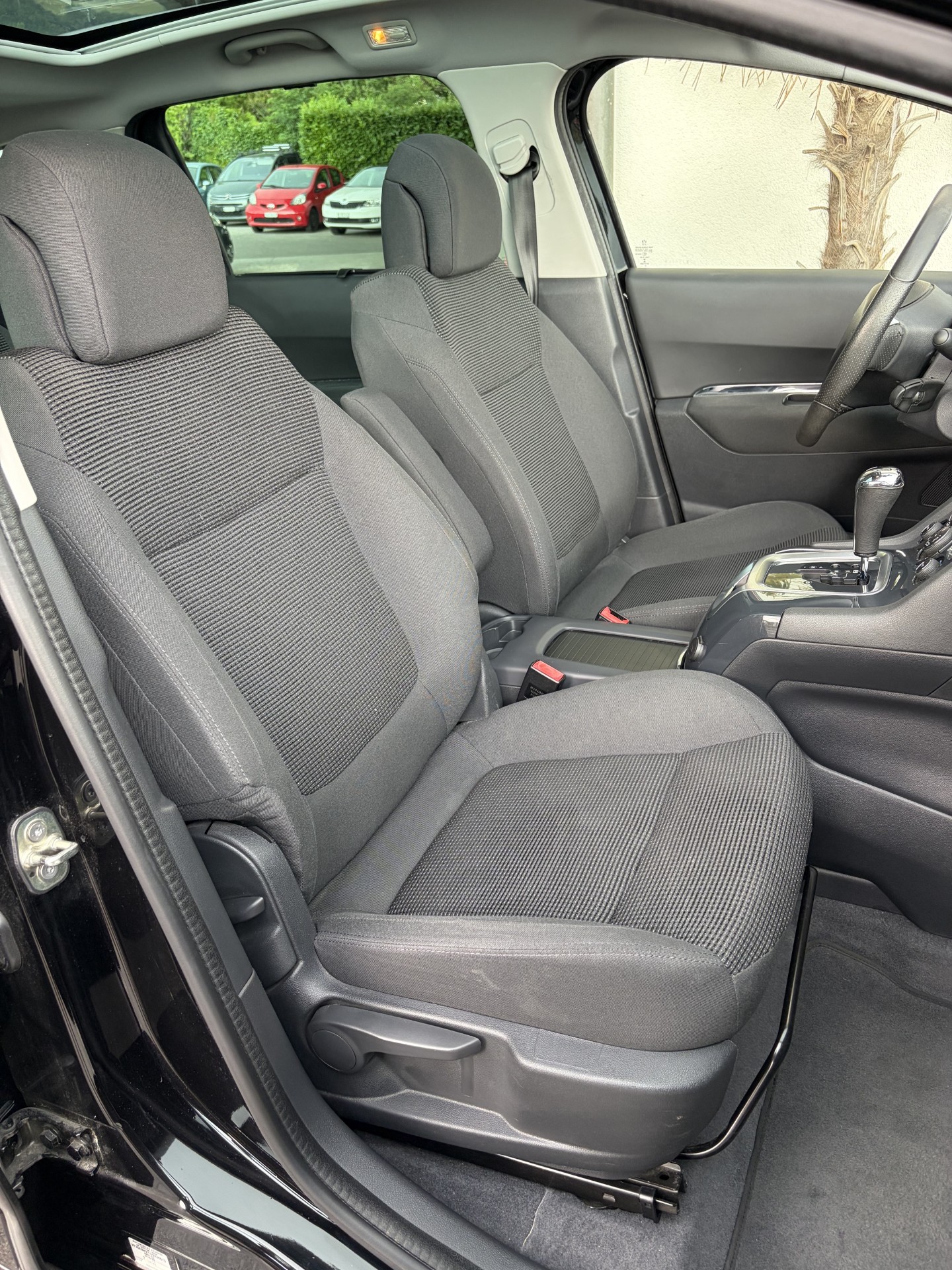 PEUGEOT 5008 1.6 BlueHDi Sensation Tiptronic — slika 10