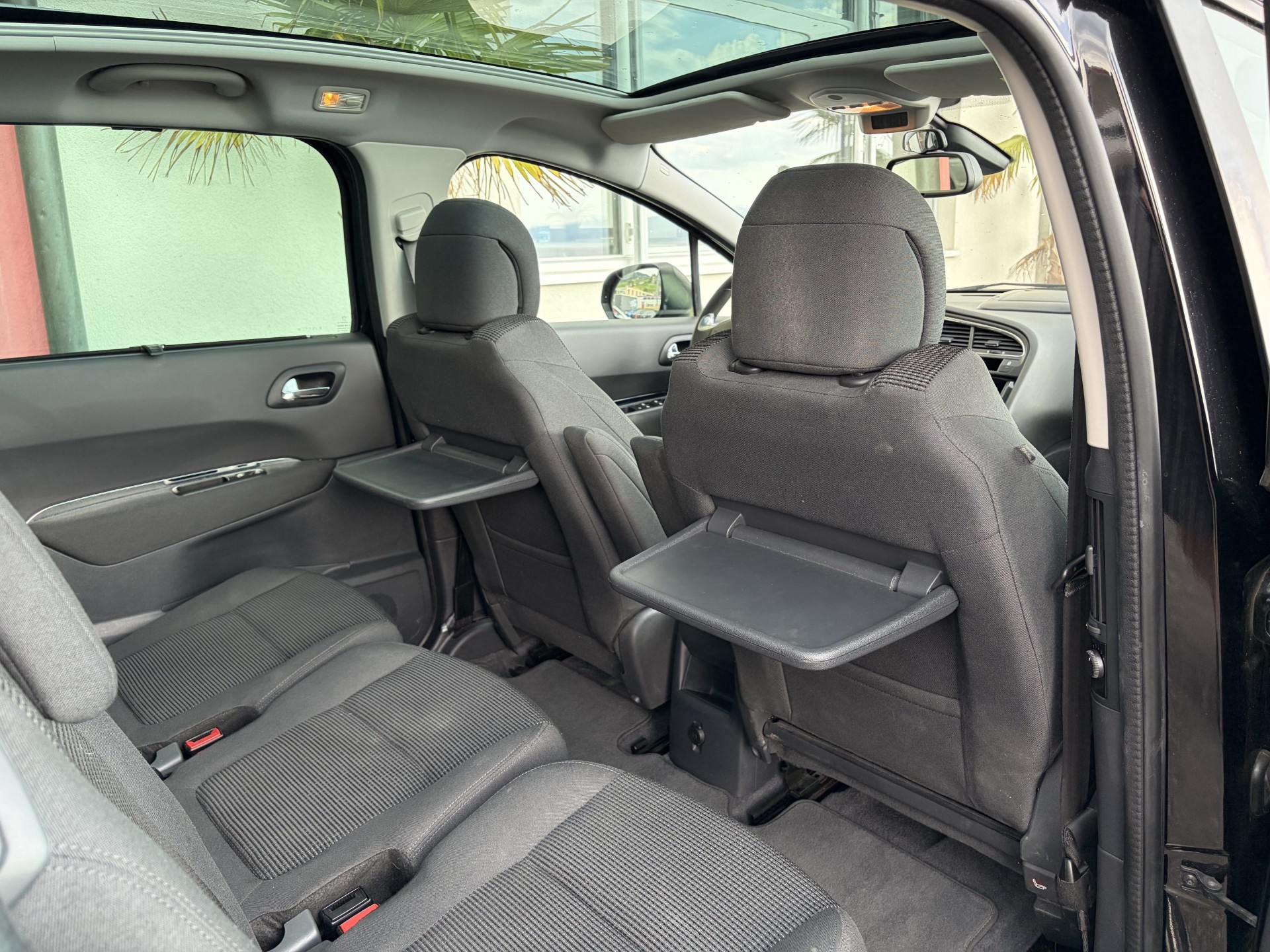 PEUGEOT 5008 1.6 BlueHDi Sensation Tiptronic-image-7
