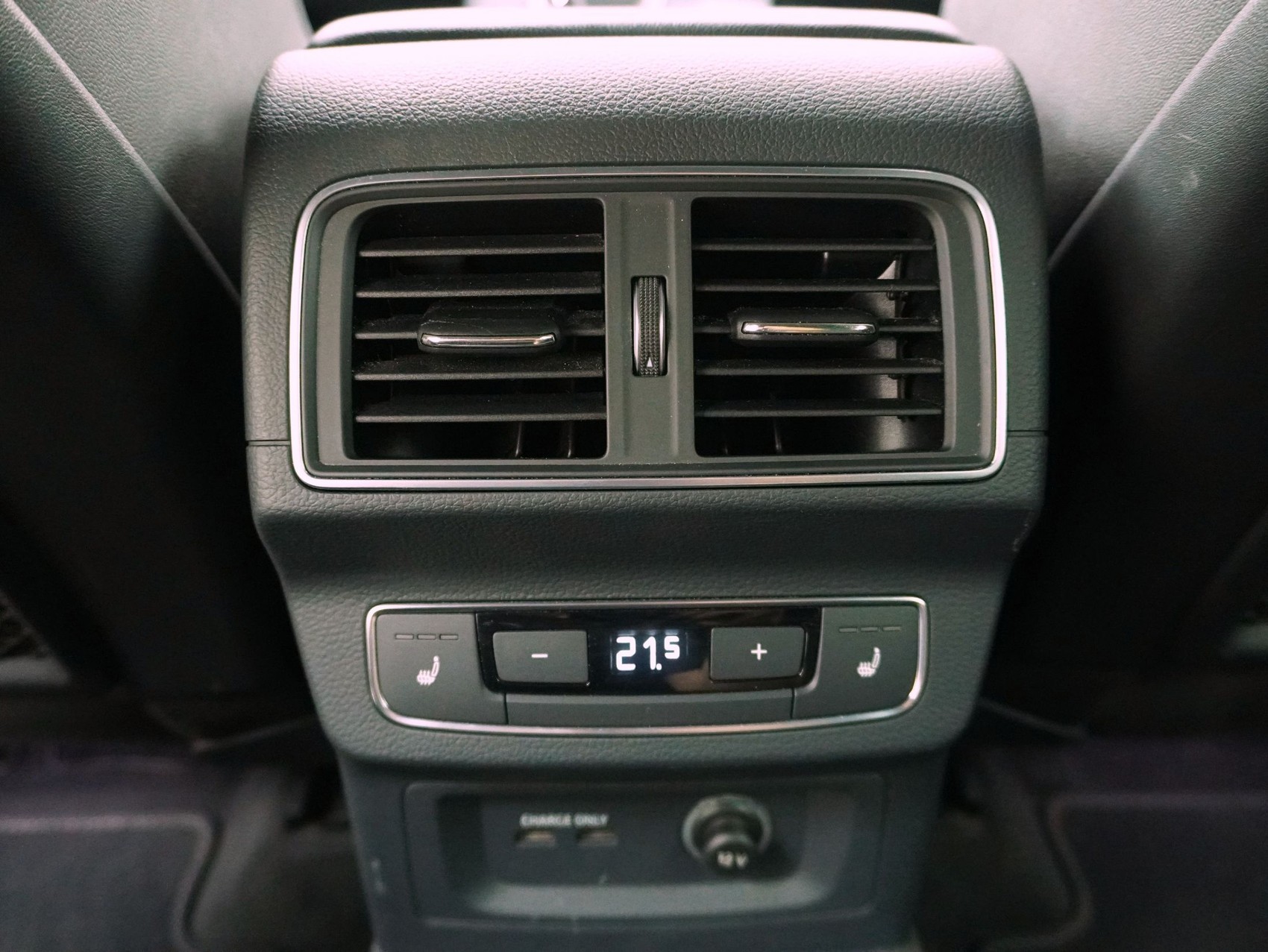 AUDI Q5 45 TFSI S line quattro S-Tronic-image-11