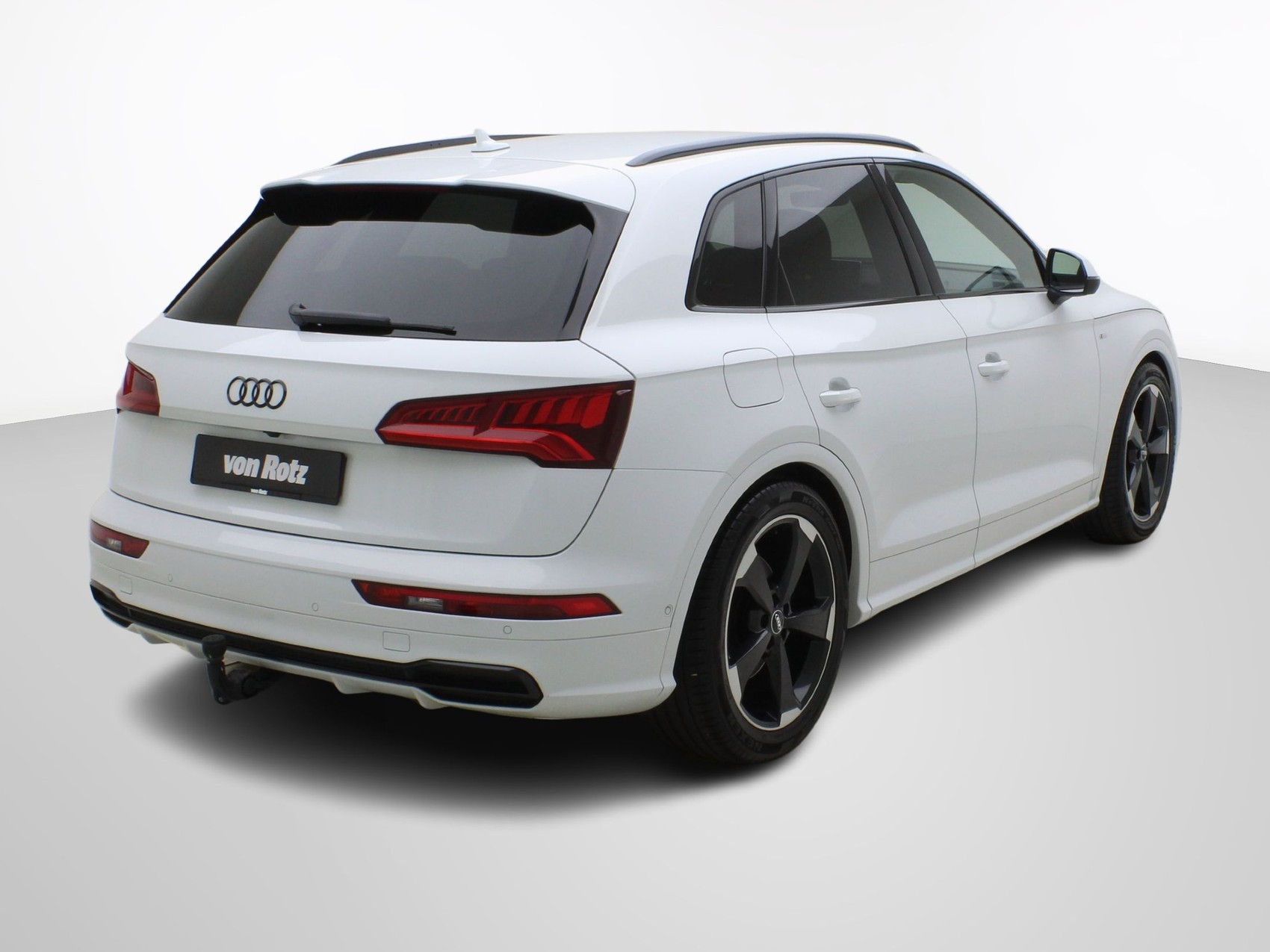 AUDI Q5 45 TFSI S line quattro S-Tronic-image-4