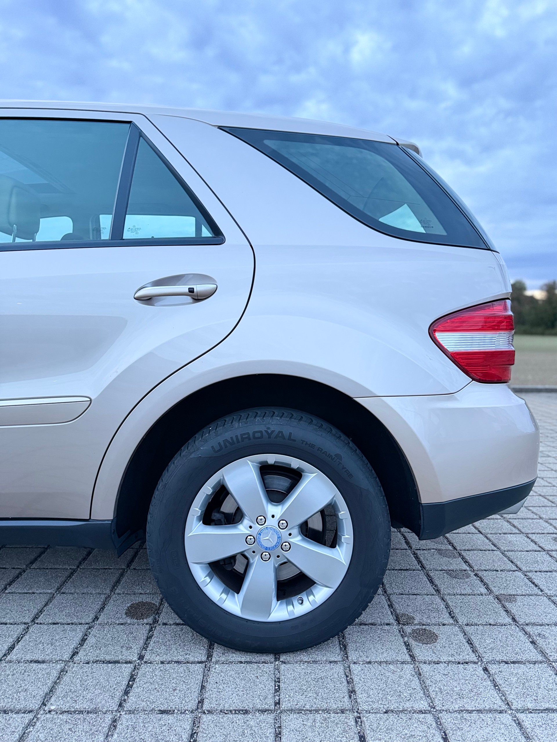 MERCEDES-BENZ ML 500 4Matic 7G-Tronic ** Offroad-Paket mit Differentialsperren (Mittel- und Hinterachsdifferentialsperre)**-image-13