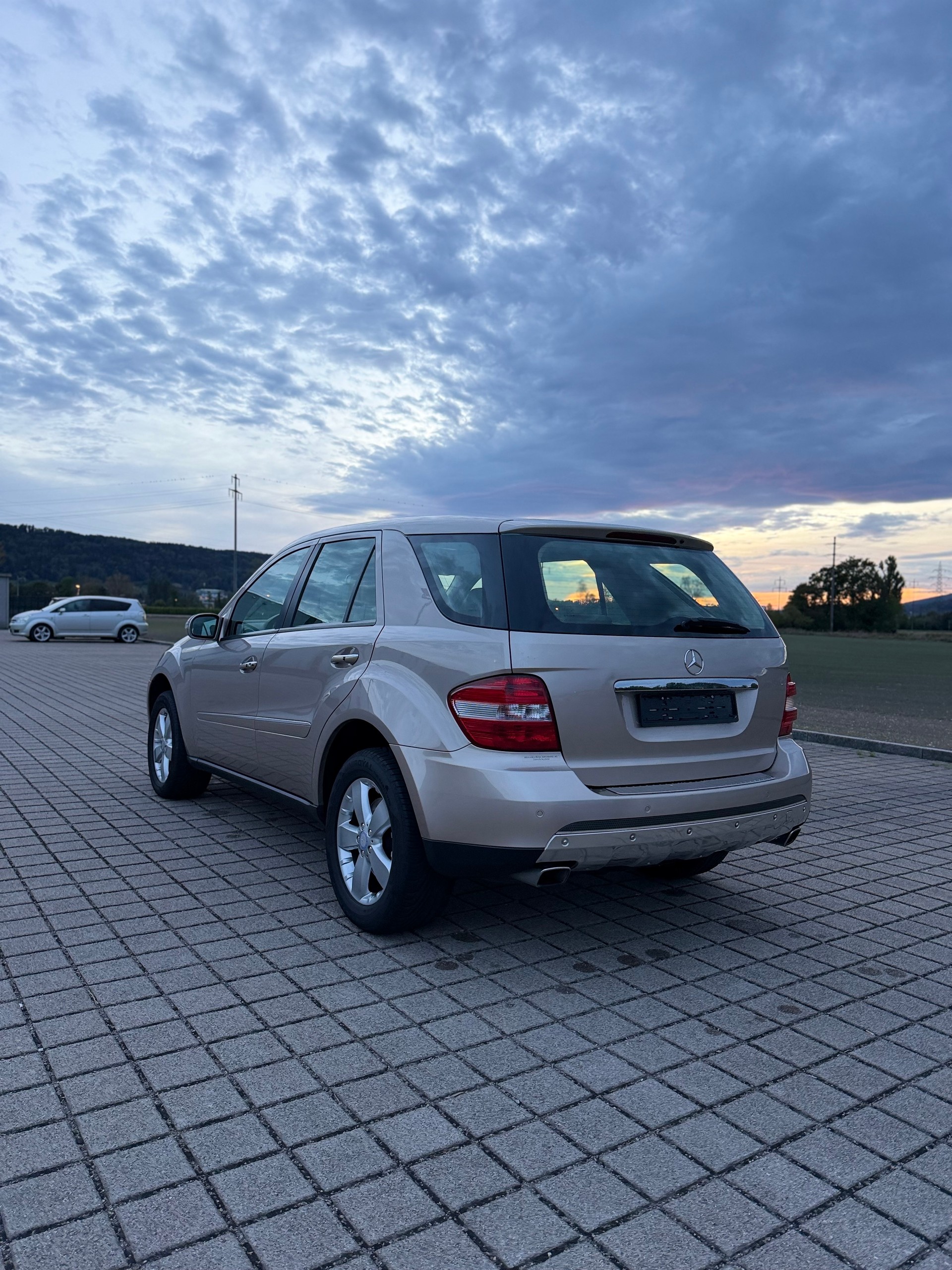 MERCEDES-BENZ ML 500 4Matic 7G-Tronic ** Offroad-Paket mit Differentialsperren (Mittel- und Hinterachsdifferentialsperre)**-image-11