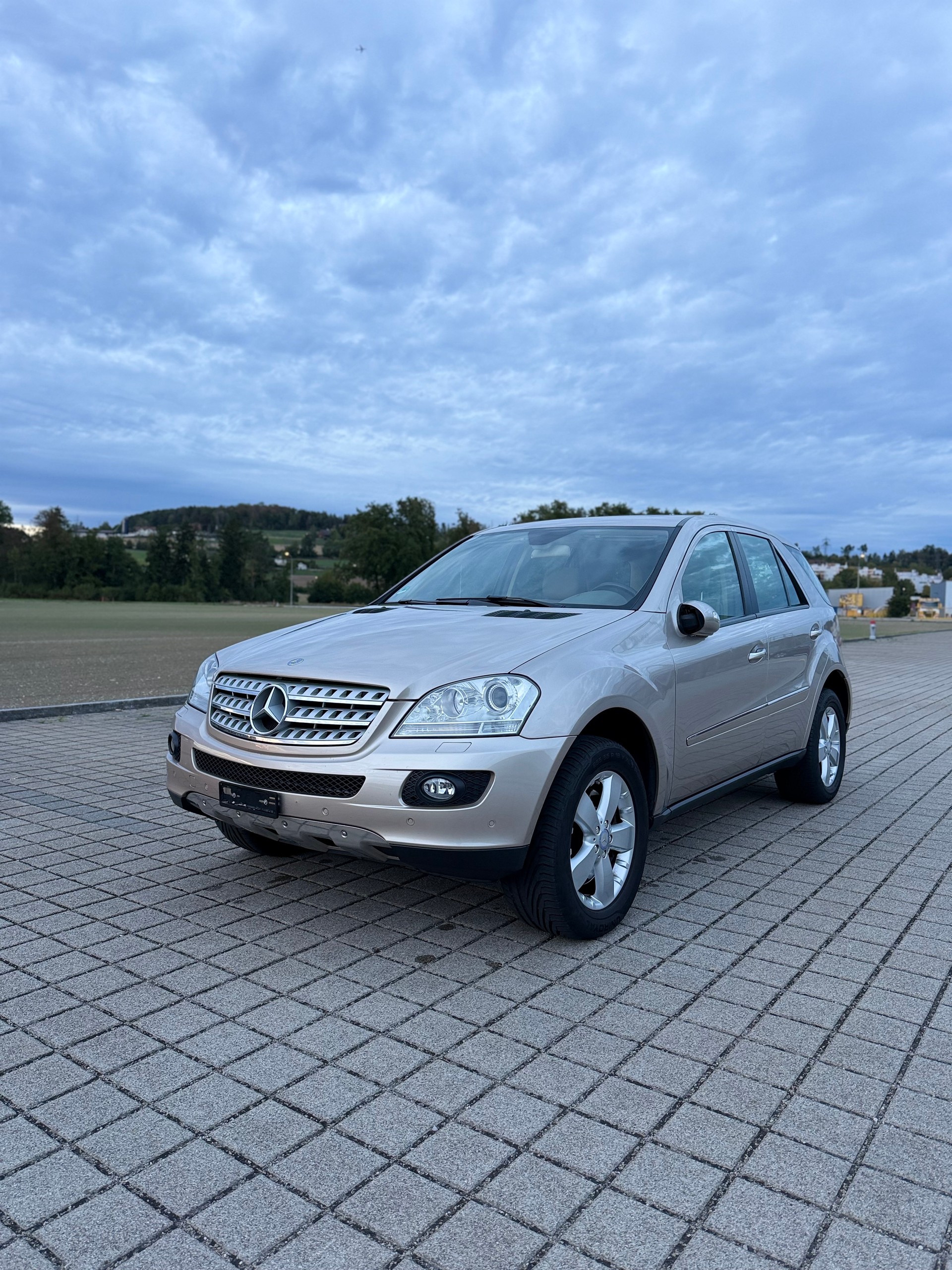 MERCEDES-BENZ ML 500 4Matic 7G-Tronic ** Offroad-Paket mit Differentialsperren (Mittel- und Hinterachsdifferentialsperre)**-image-0