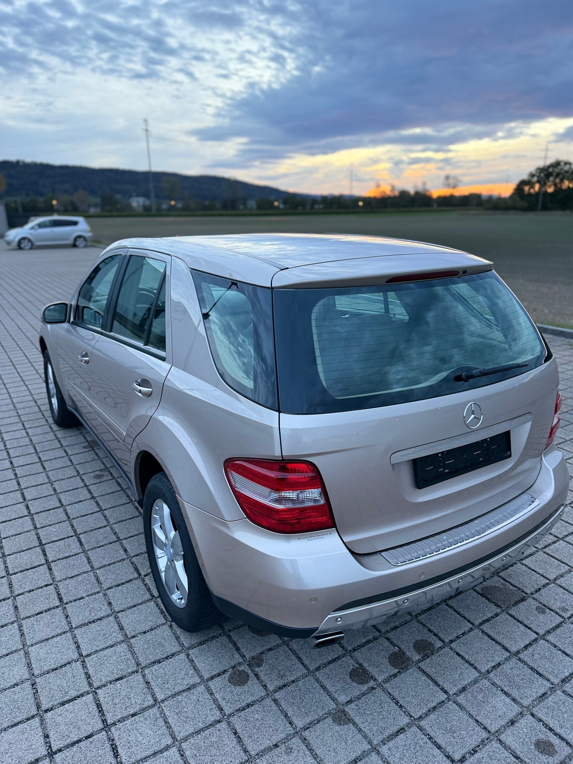 MERCEDES-BENZ ML 500 4Matic 7G-Tronic ** Offroad-Paket mit Differentialsperren (Mittel- und Hinterachsdifferentialsperre)**-image-12