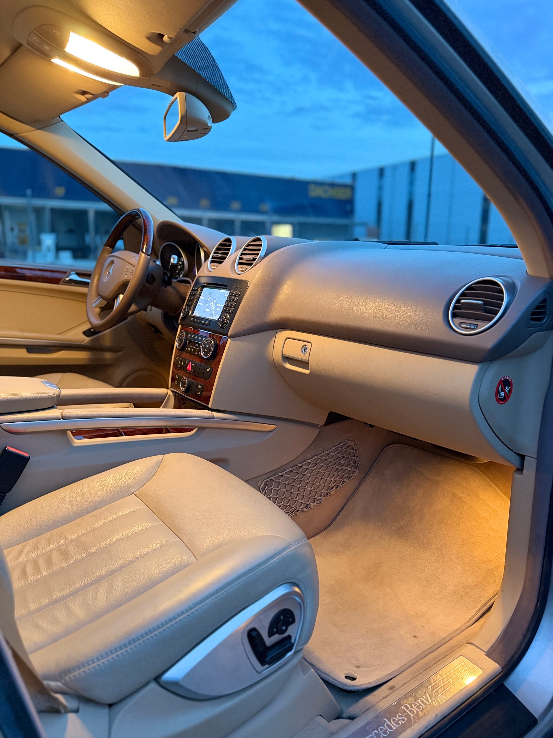 MERCEDES-BENZ ML 500 4Matic 7G-Tronic ** Offroad-Paket mit Differentialsperren (Mittel- und Hinterachsdifferentialsperre)**-image-24