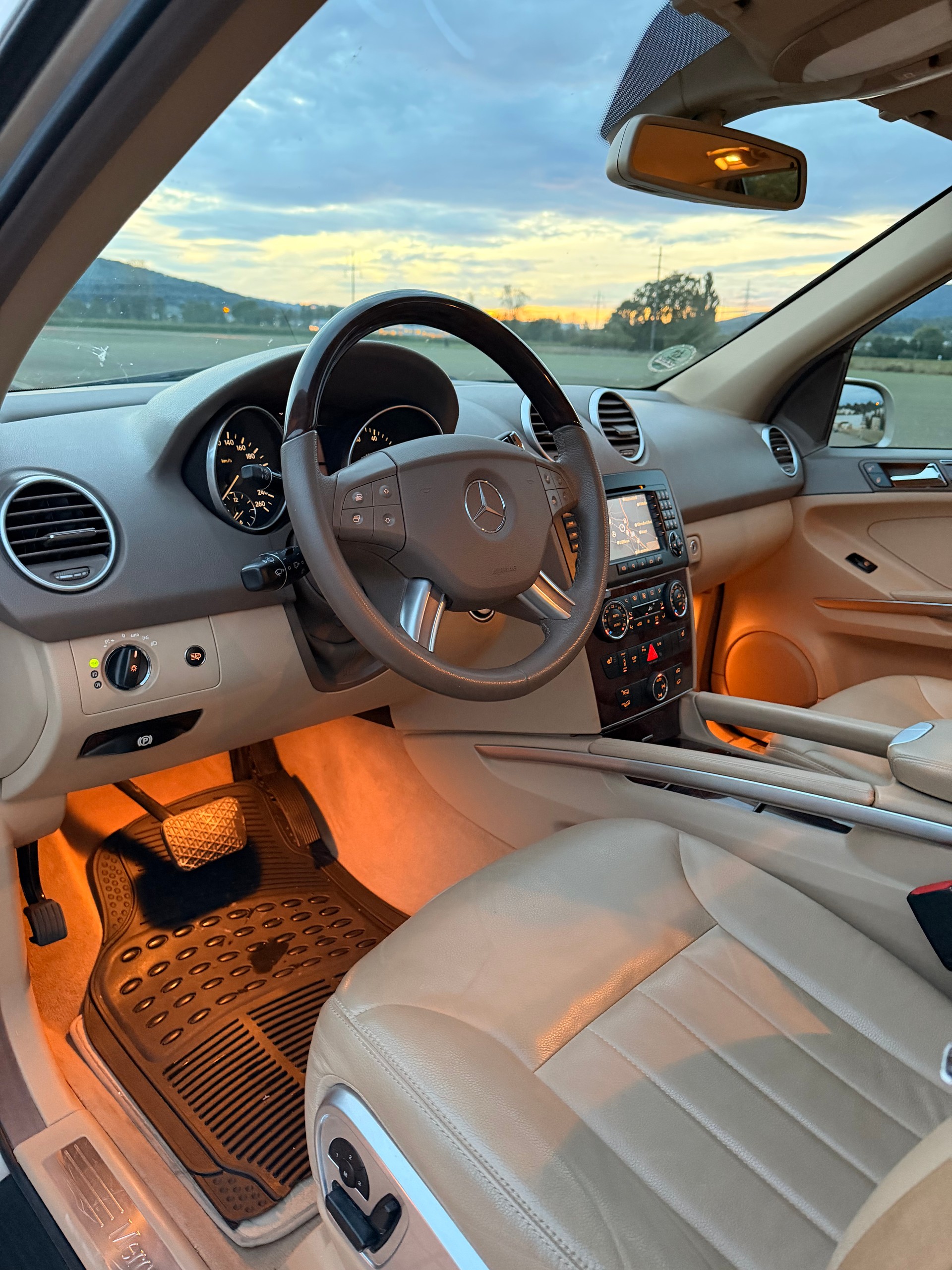 MERCEDES-BENZ ML 500 4Matic 7G-Tronic ** Offroad-Paket mit Differentialsperren (Mittel- und Hinterachsdifferentialsperre)**-image-19