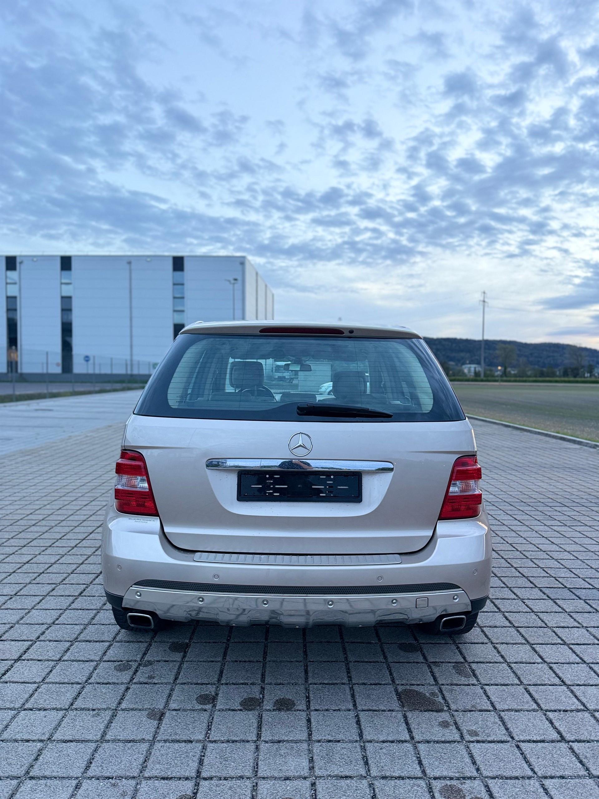 MERCEDES-BENZ ML 500 4Matic 7G-Tronic ** Offroad-Paket mit Differentialsperren (Mittel- und Hinterachsdifferentialsperre)**-image-10