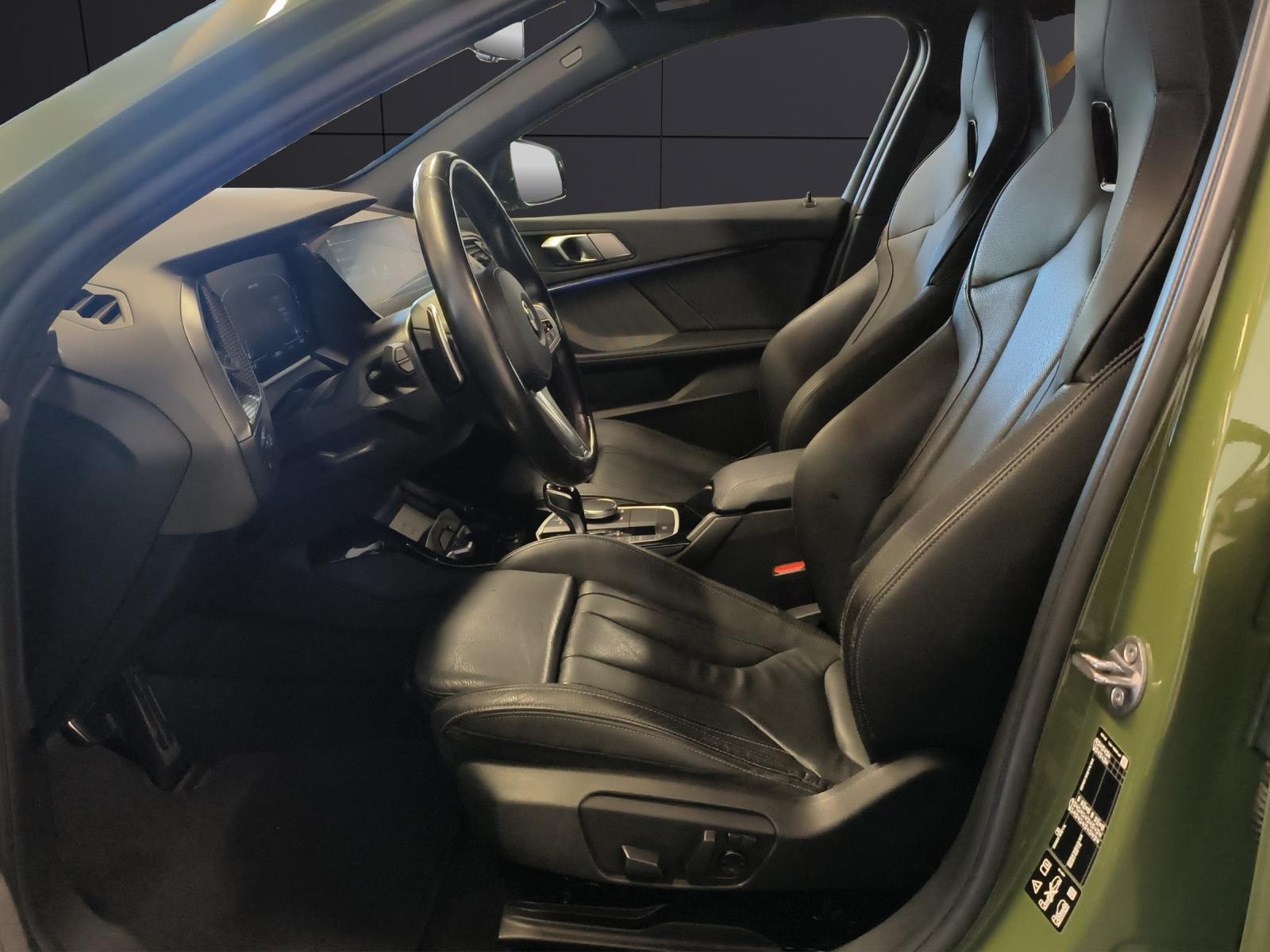 BMW 1er Reihe F40 M135i xDrive-image-11