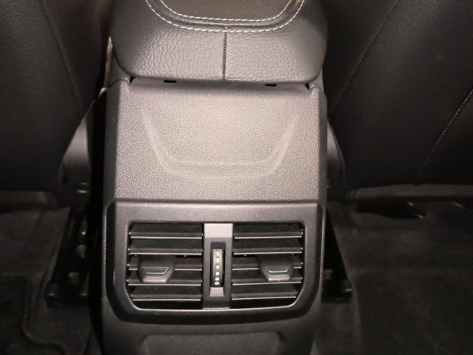 BMW 1er Reihe F40 M135i xDrive-image-21