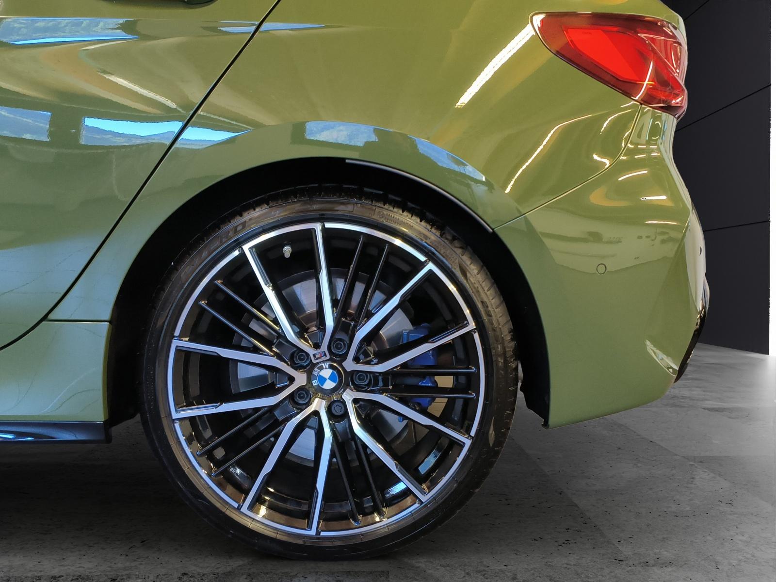 BMW 1er Reihe F40 M135i xDrive-image-9