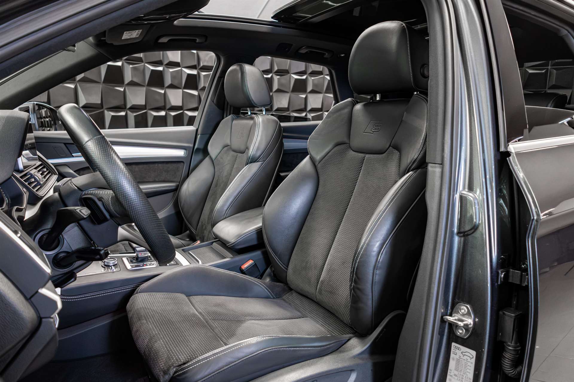 AUDI Q5 45 TFSI sport quattro S-tronic-image-15