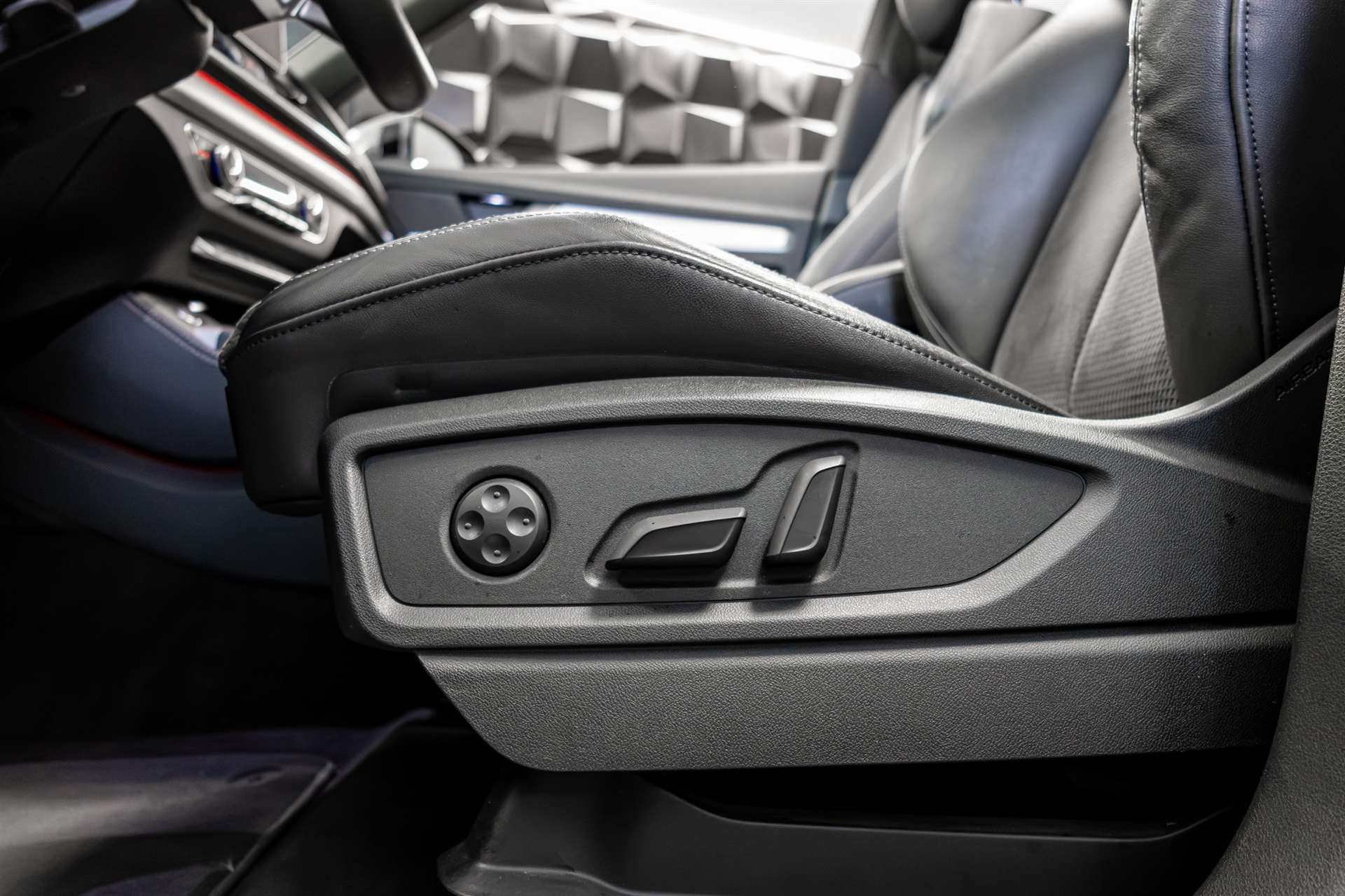 AUDI Q5 45 TFSI sport quattro S-tronic-image-13