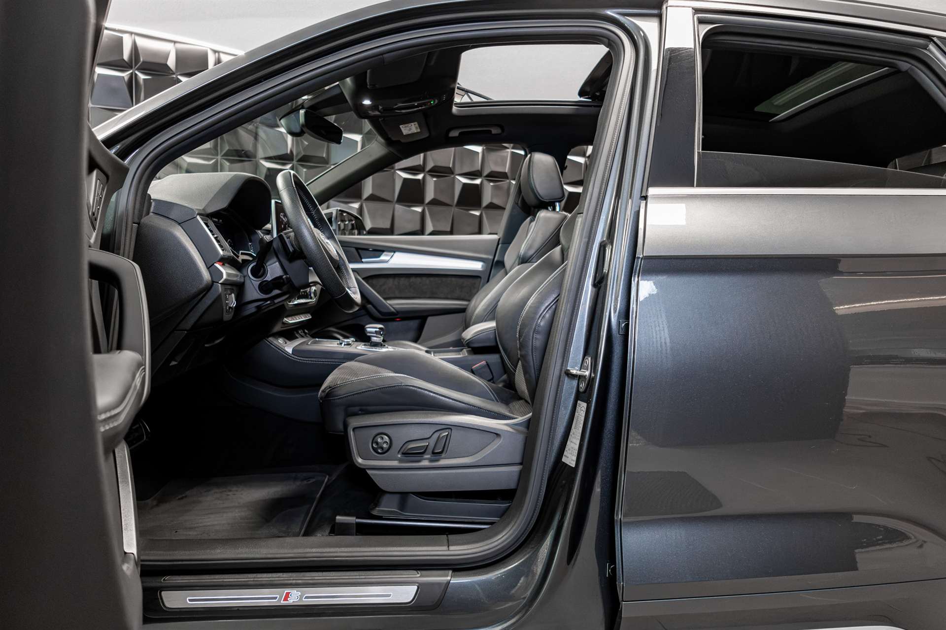 AUDI Q5 45 TFSI sport quattro S-tronic-image-12