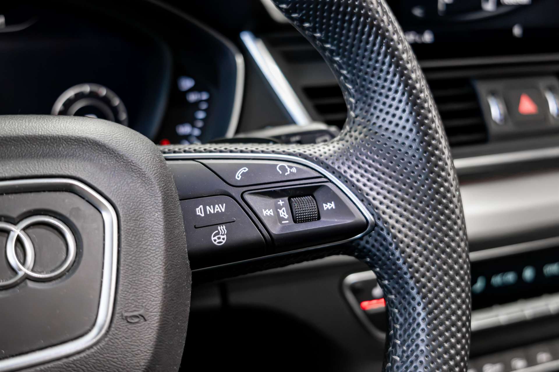AUDI Q5 45 TFSI sport quattro S-tronic-image-10