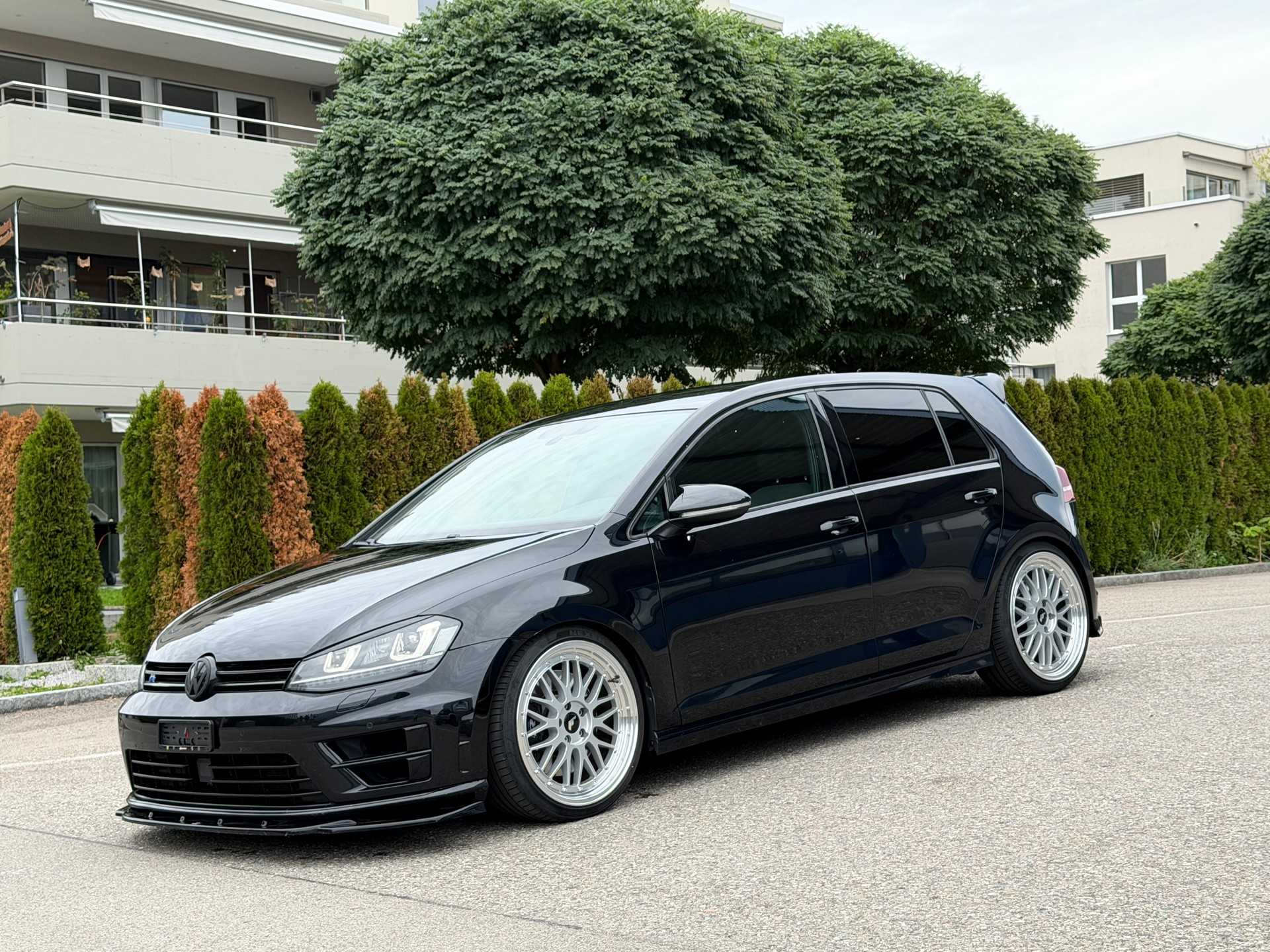 VW Golf 2.0 TSI R 4Motion DSG-image-3