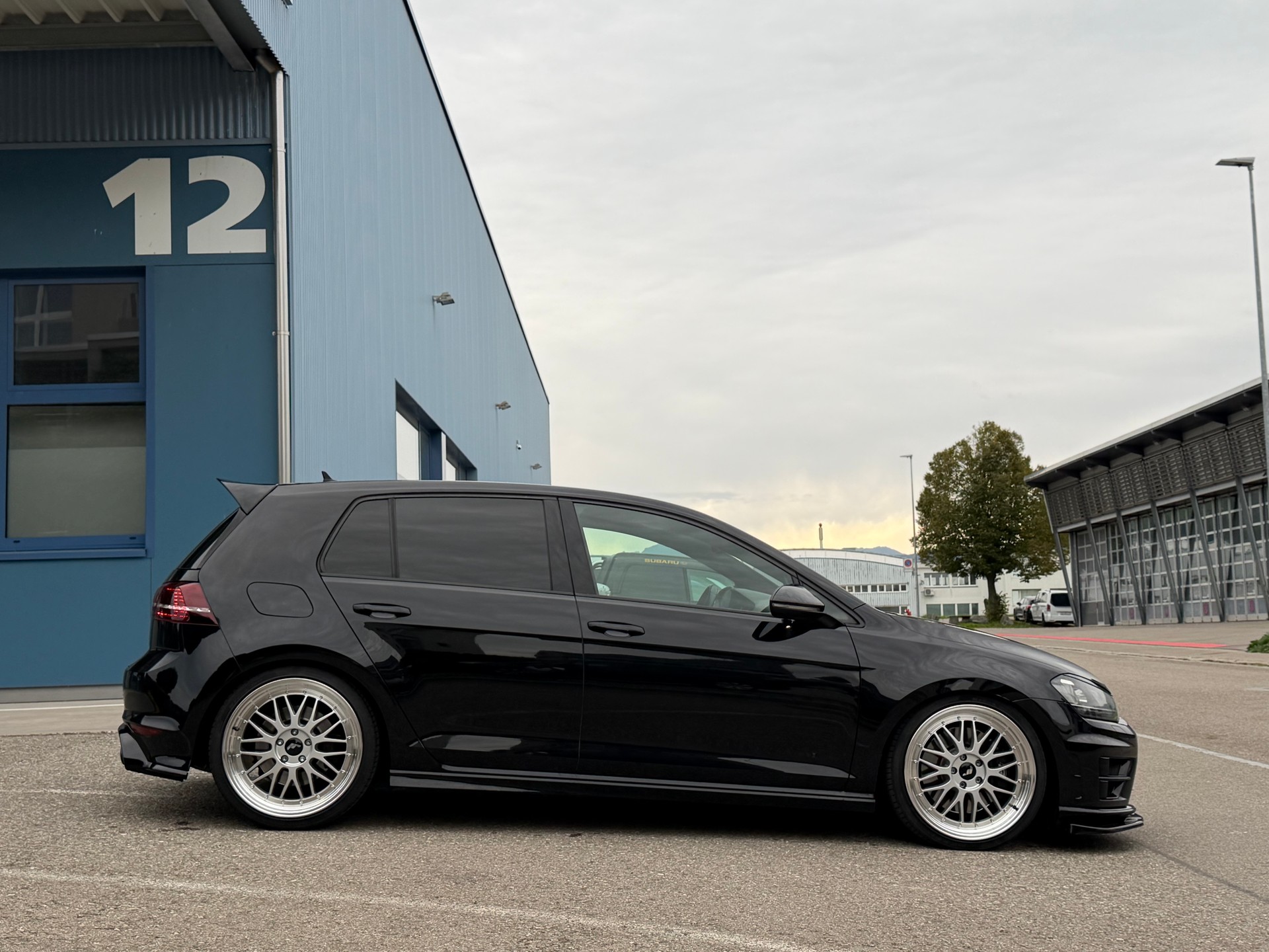 VW Golf 2.0 TSI R 4Motion DSG-image-2