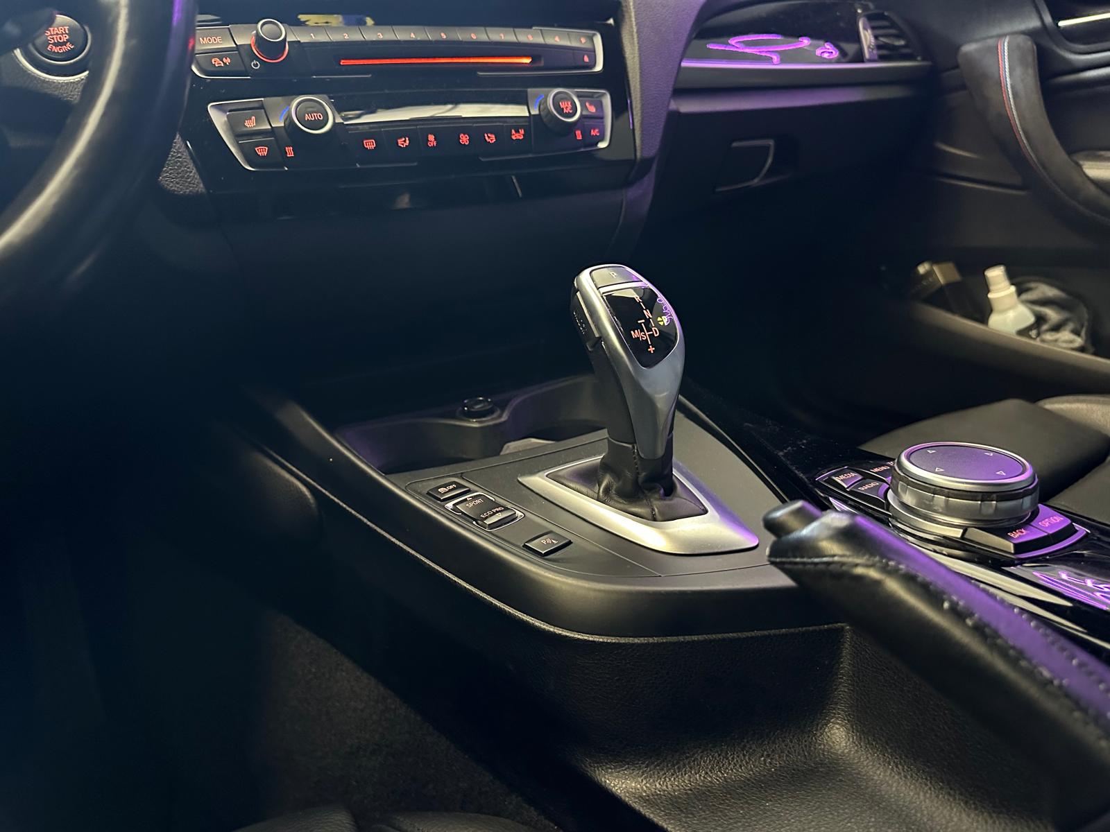 BMW M135i xDrive Steptronic-image-24