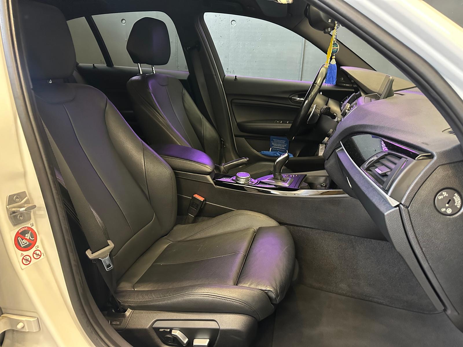BMW M135i xDrive Steptronic-image-12