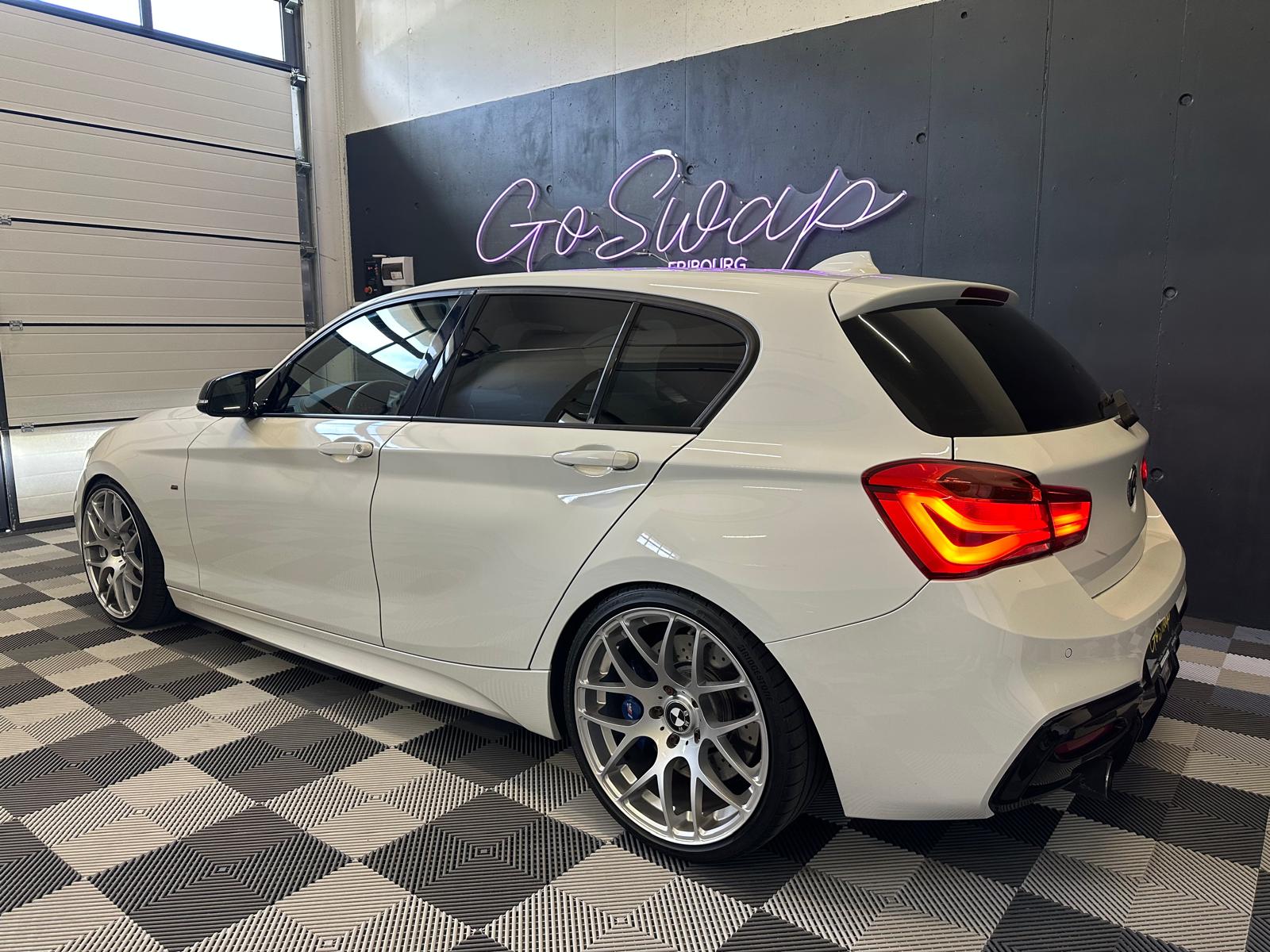 BMW M135i xDrive Steptronic-image-3