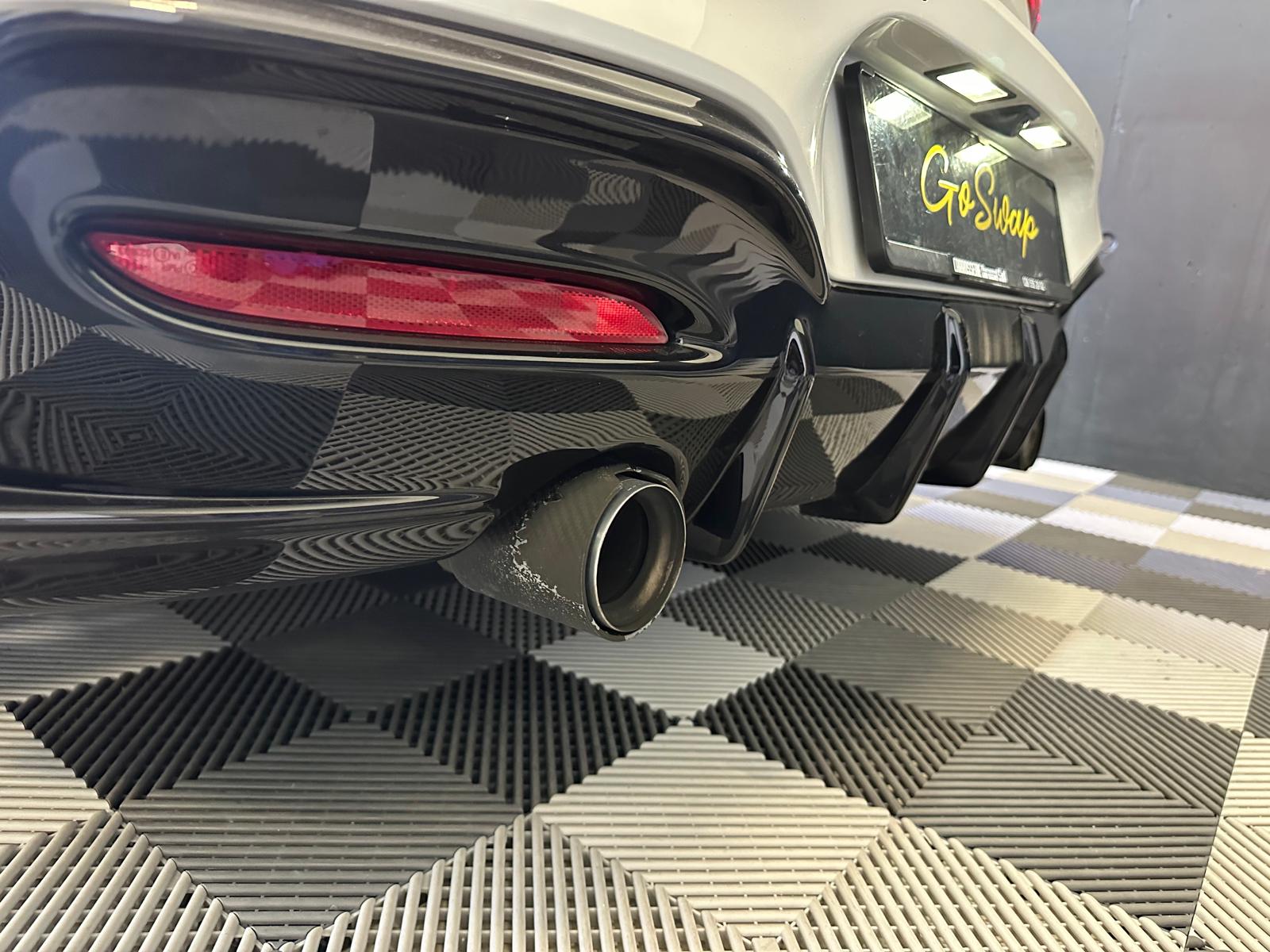 BMW M135i xDrive Steptronic-image-25
