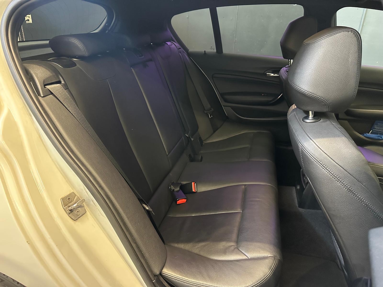 BMW M135i xDrive Steptronic-image-13