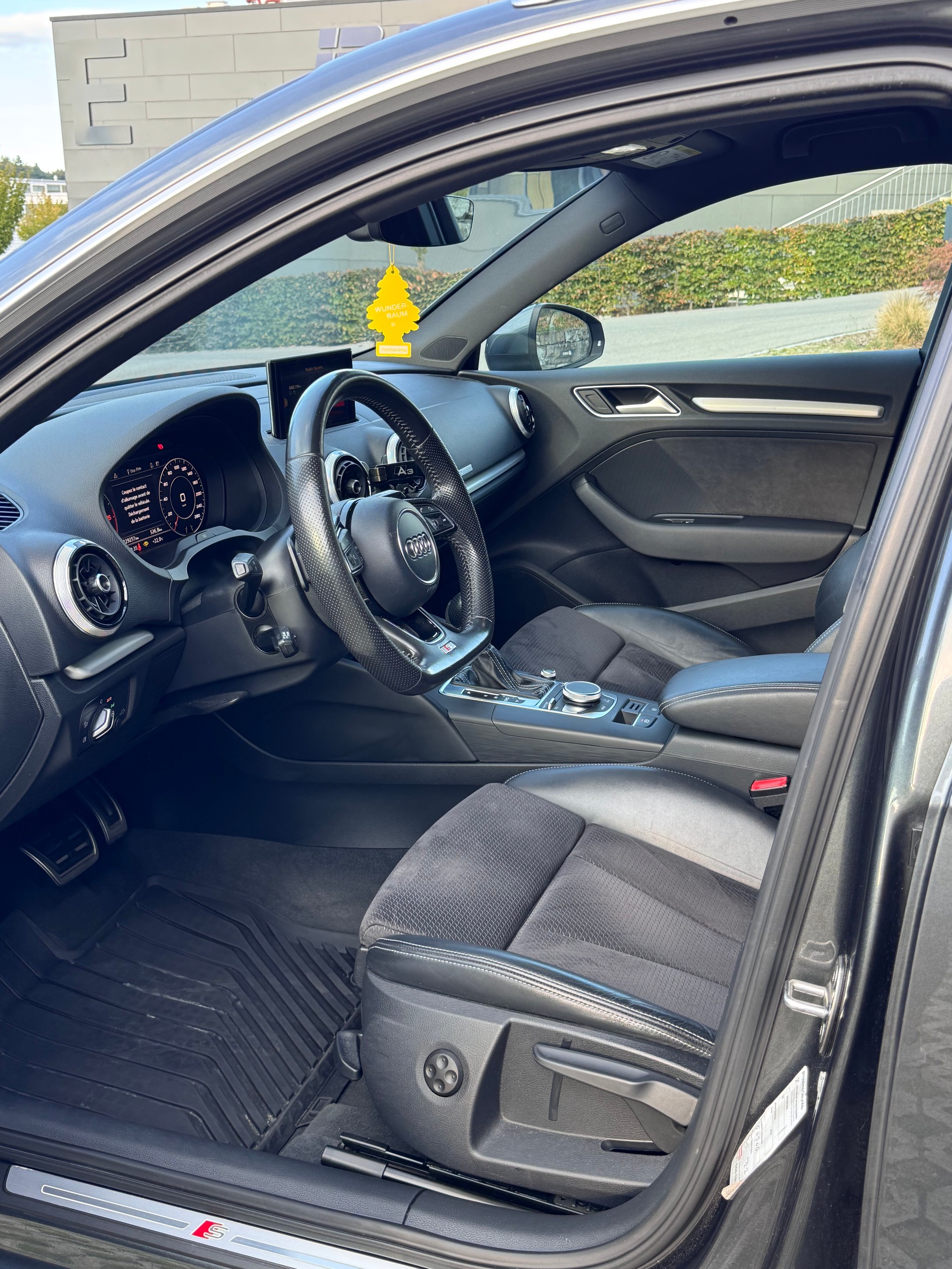 AUDI A3 Sportback 2.0 TDI Sport S-tronic-image-4