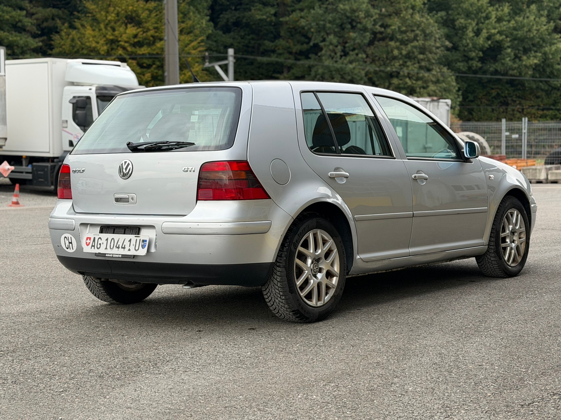 VW Golf 1.8 T GTI-image-5