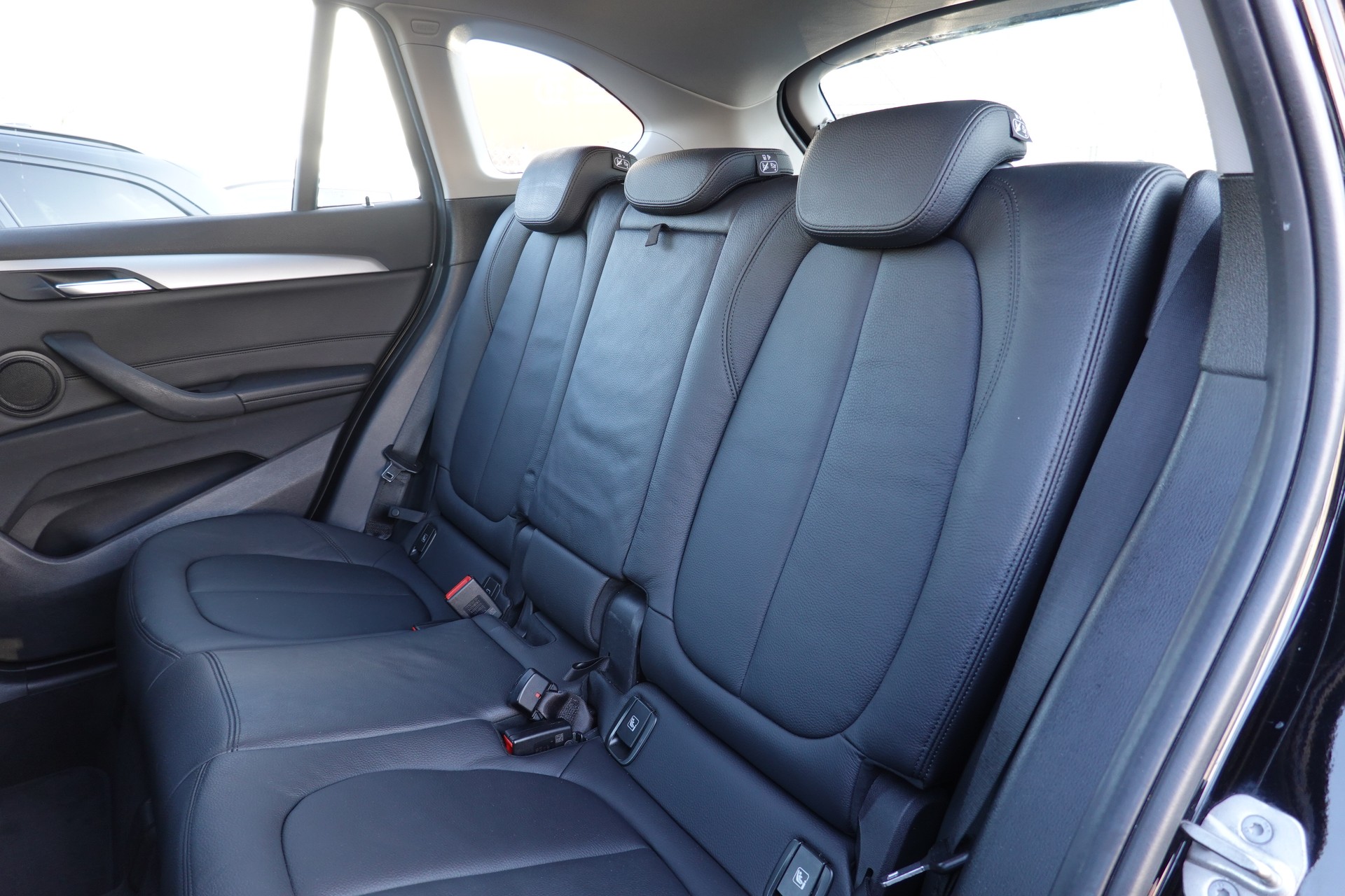 BMW X1 XDRIVE 20i - STEPTRONIC - "ADVANTAGE" - 178 PS-image-15