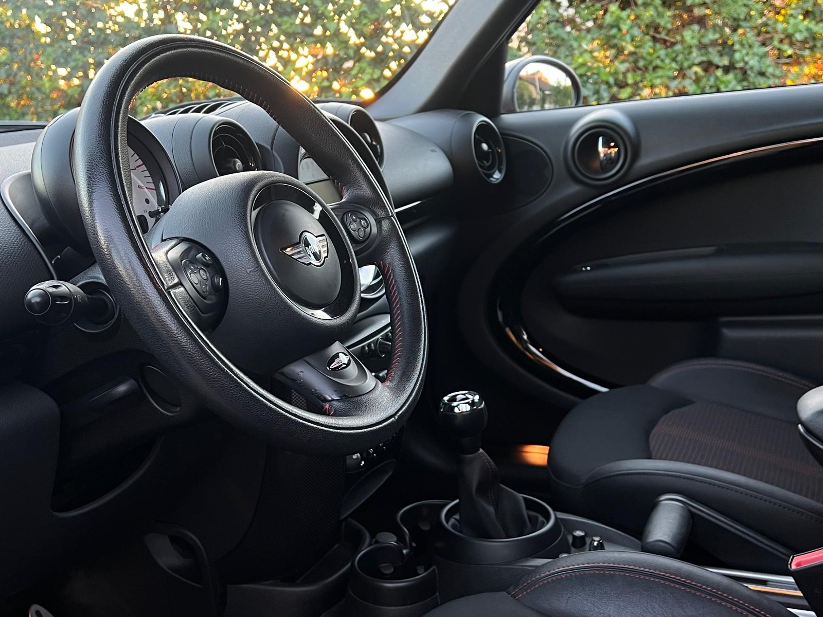 MINI 1.6i Cooper S ALL4-image-8