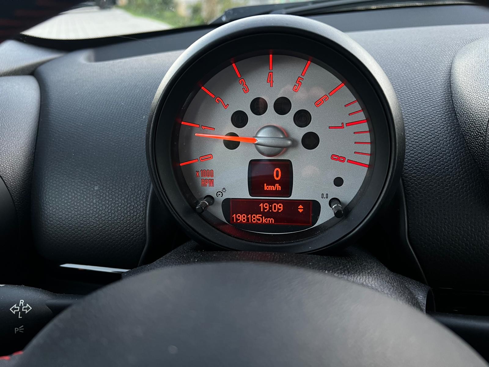 MINI 1.6i Cooper S ALL4-image-4