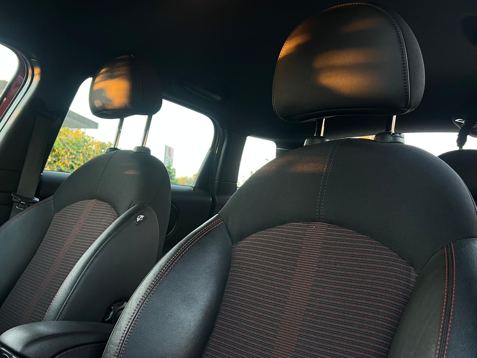 MINI 1.6i Cooper S ALL4-image-6