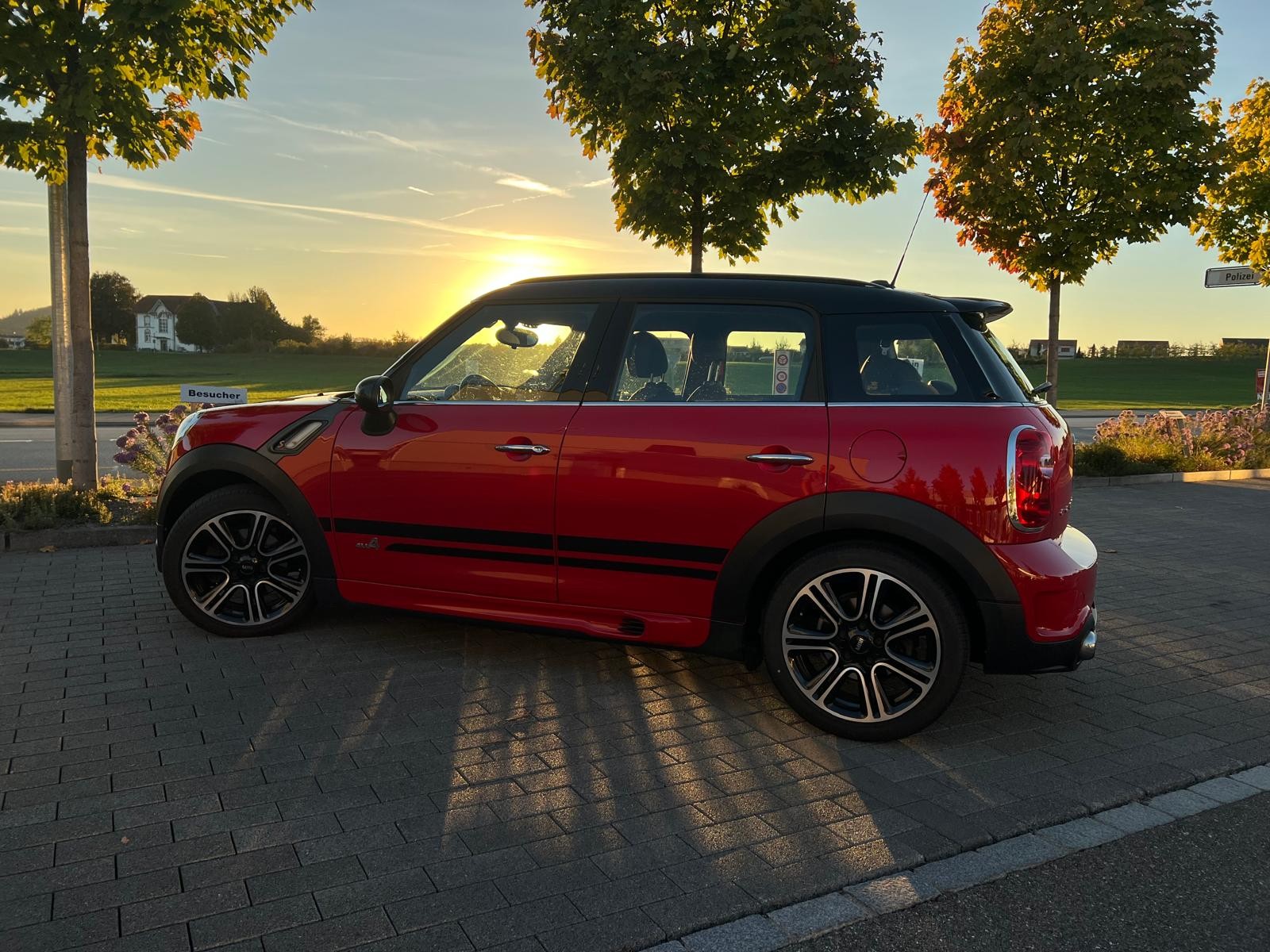MINI 1.6i Cooper S ALL4-image-2