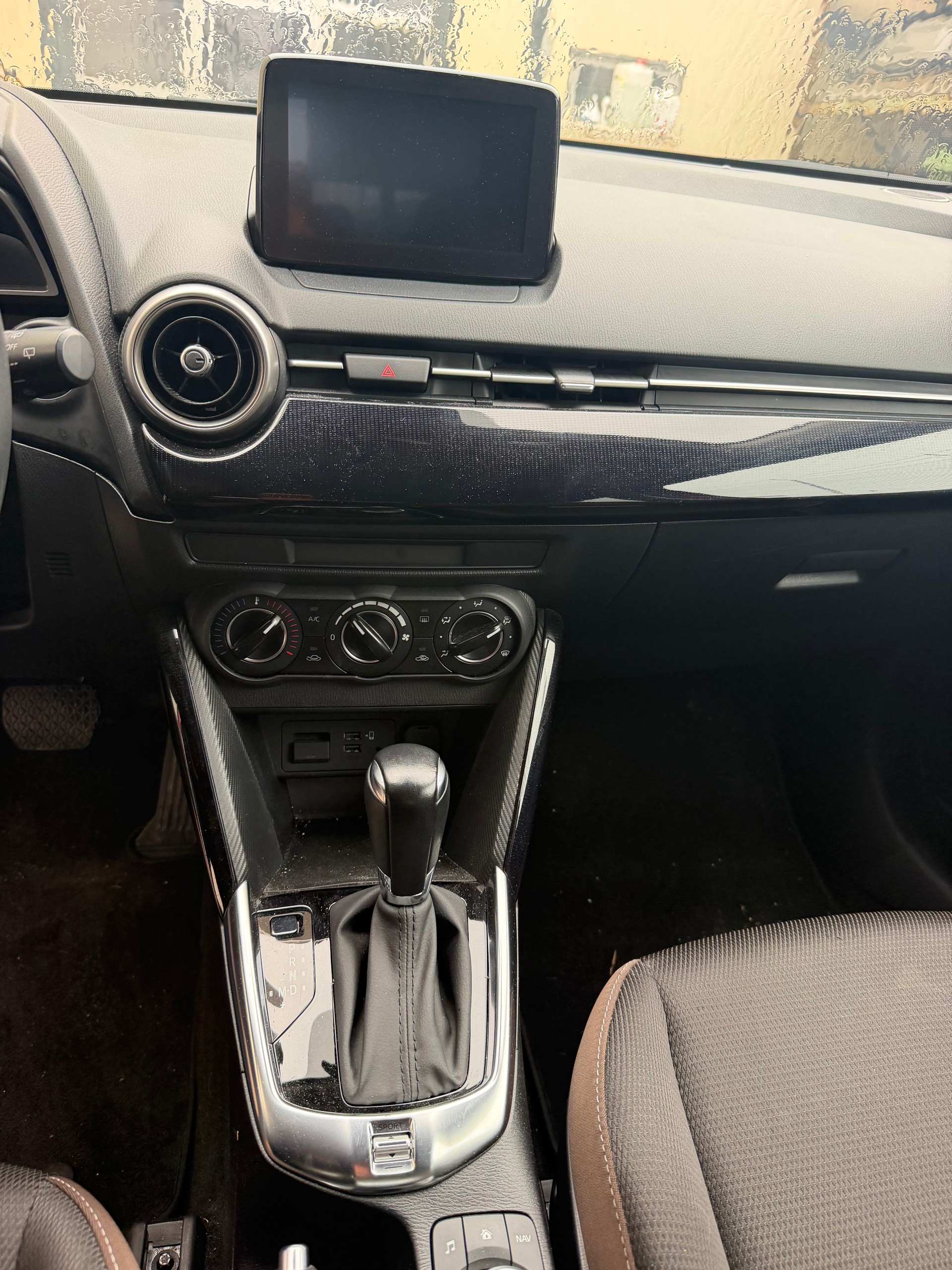MAZDA 2 SKYACTIV-G 90 Revolution Automat-image-9