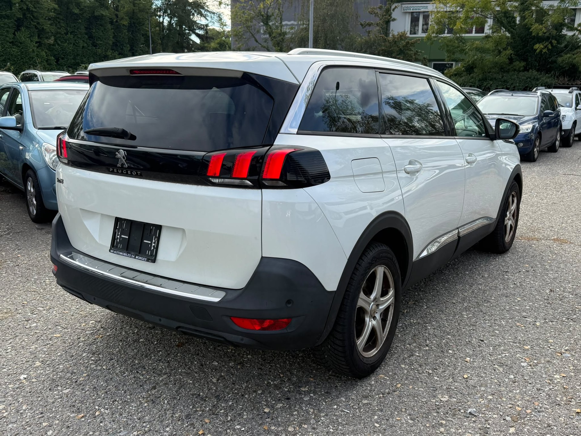 PEUGEOT 5008 1.2 Pure Tech Active-image-5