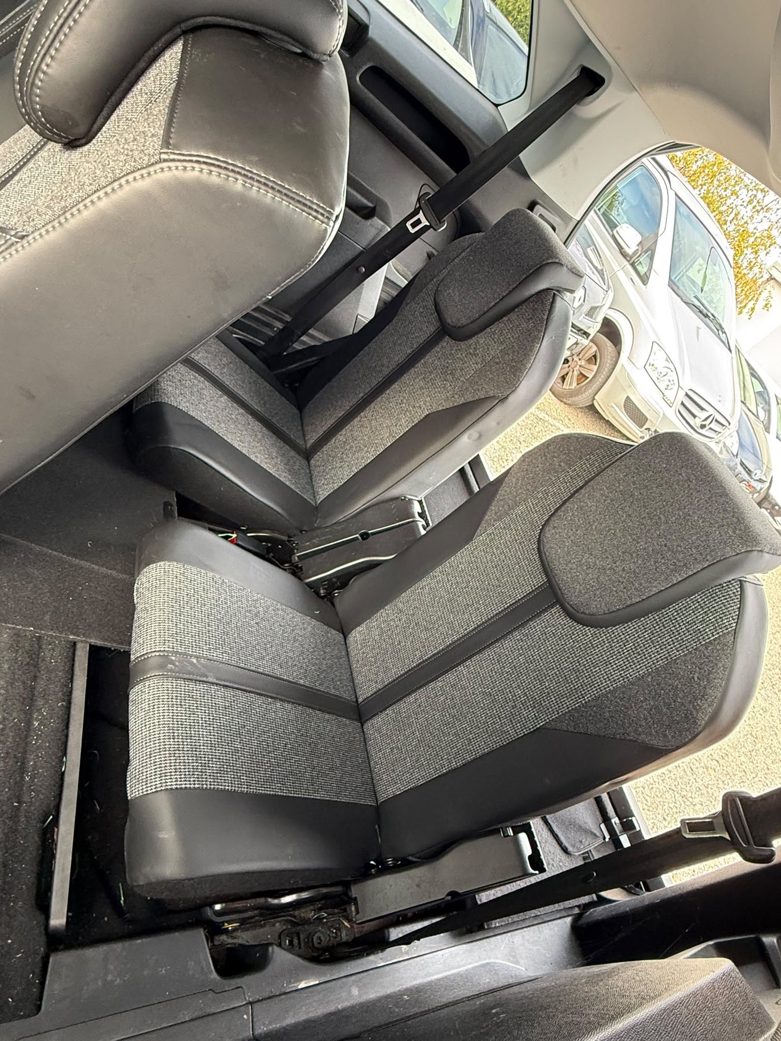 PEUGEOT 5008 1.2 Pure Tech Active-image-12