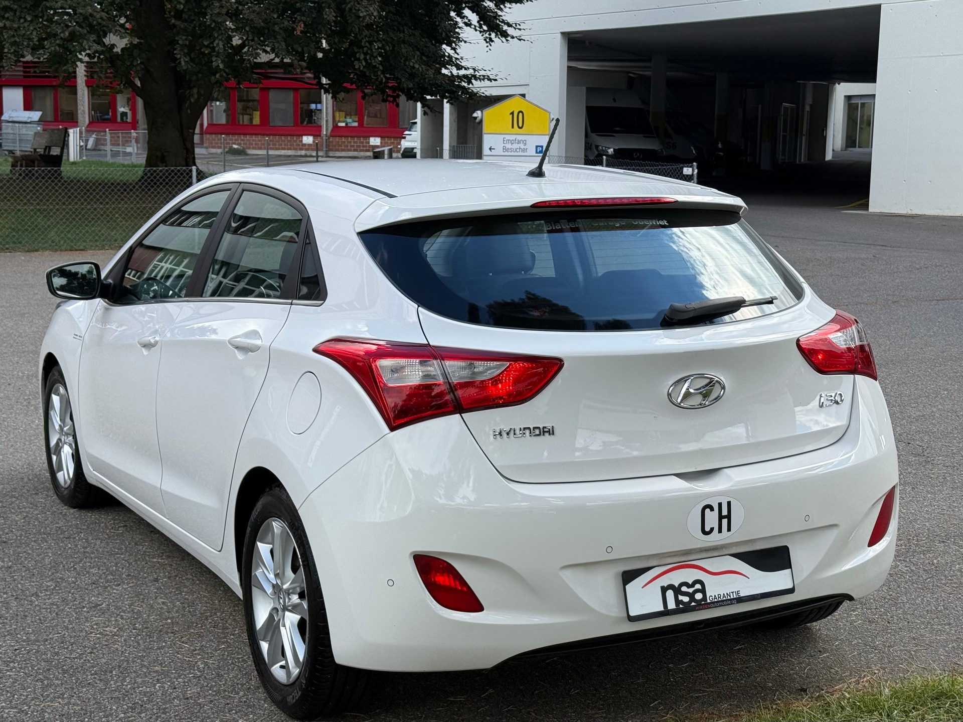 HYUNDAI i30 1.6 GDI Style Automatic-image-4