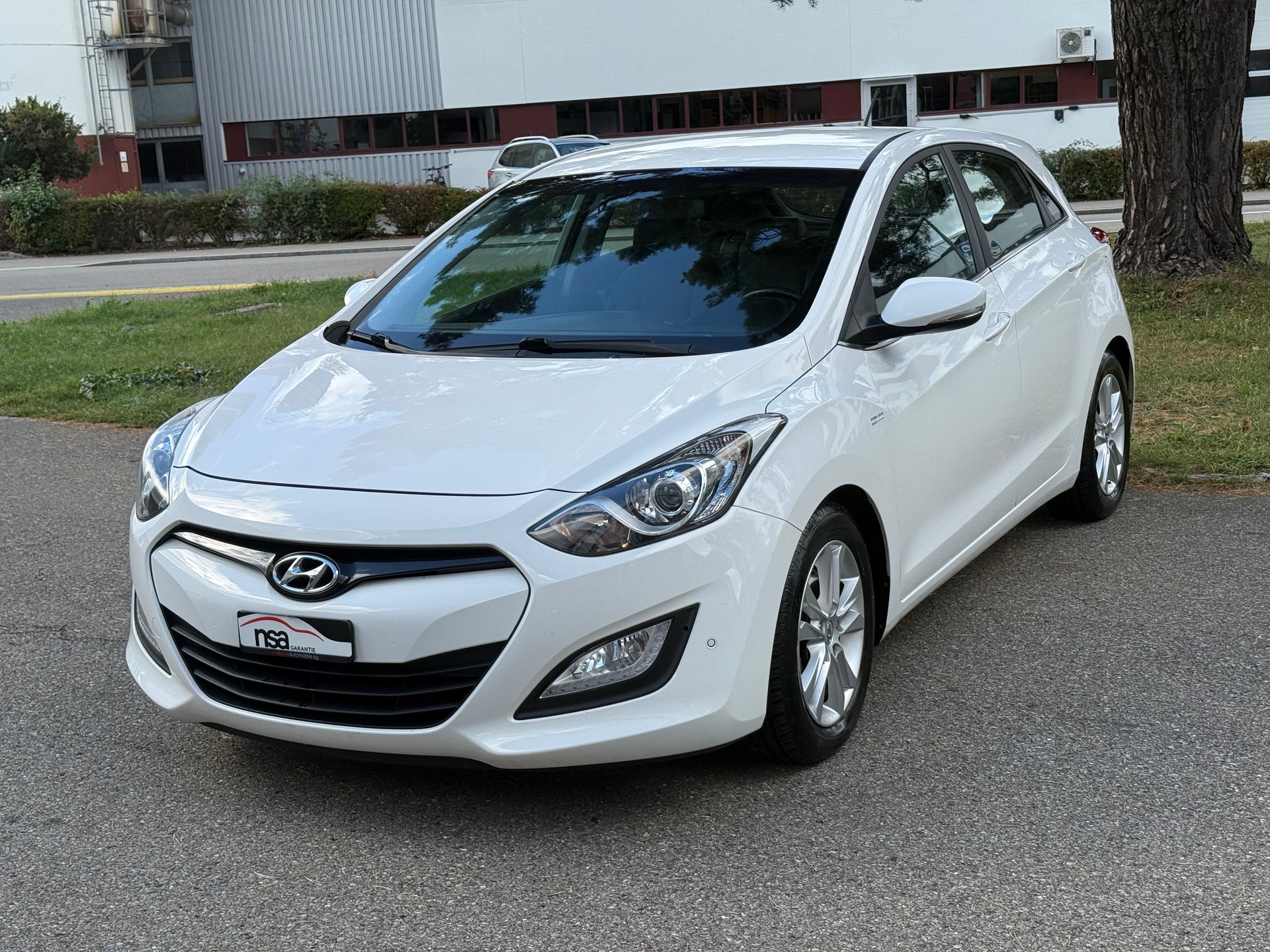 HYUNDAI i30 1.6 GDI Style Automatic-image-2