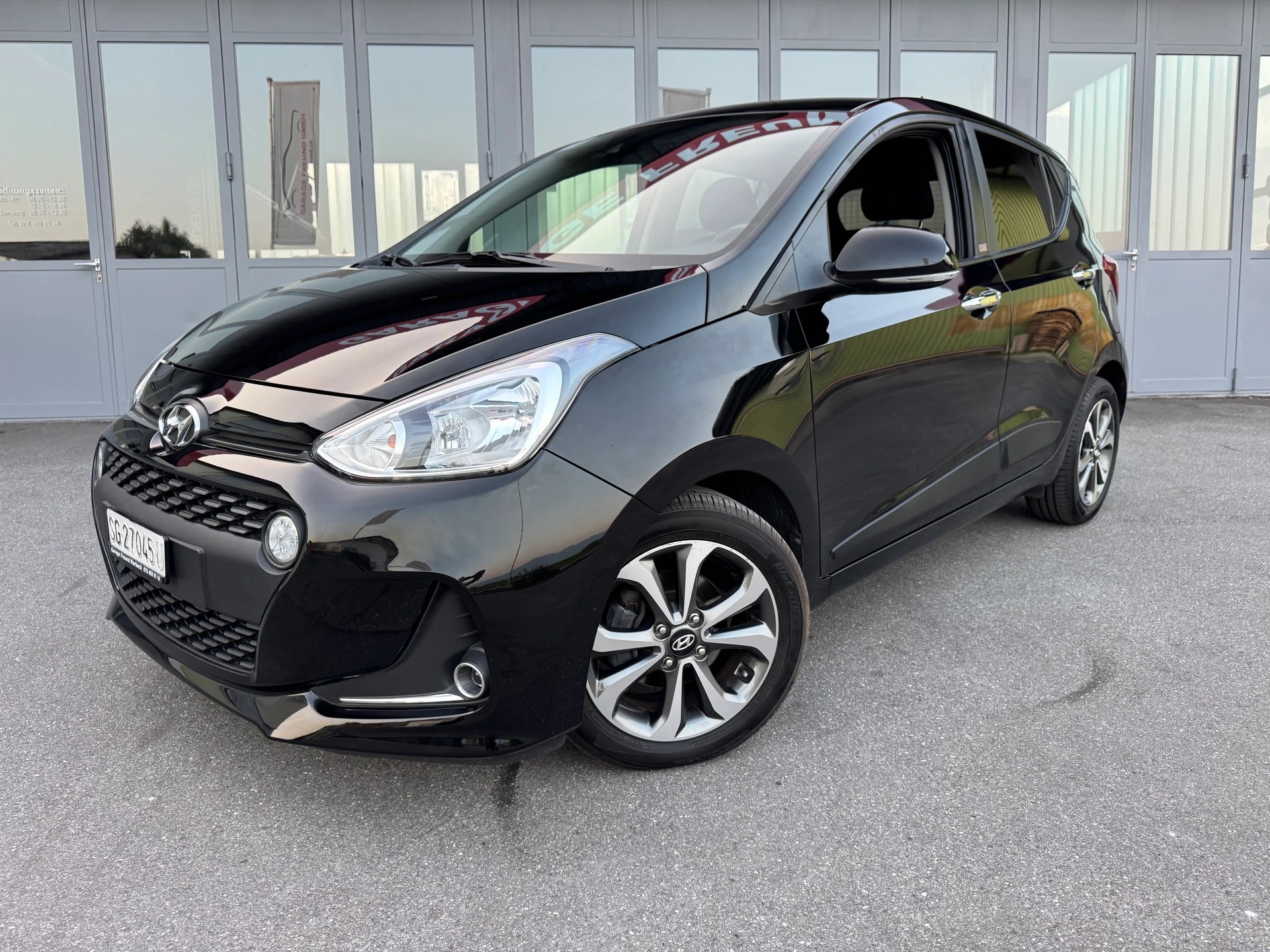 Car photo