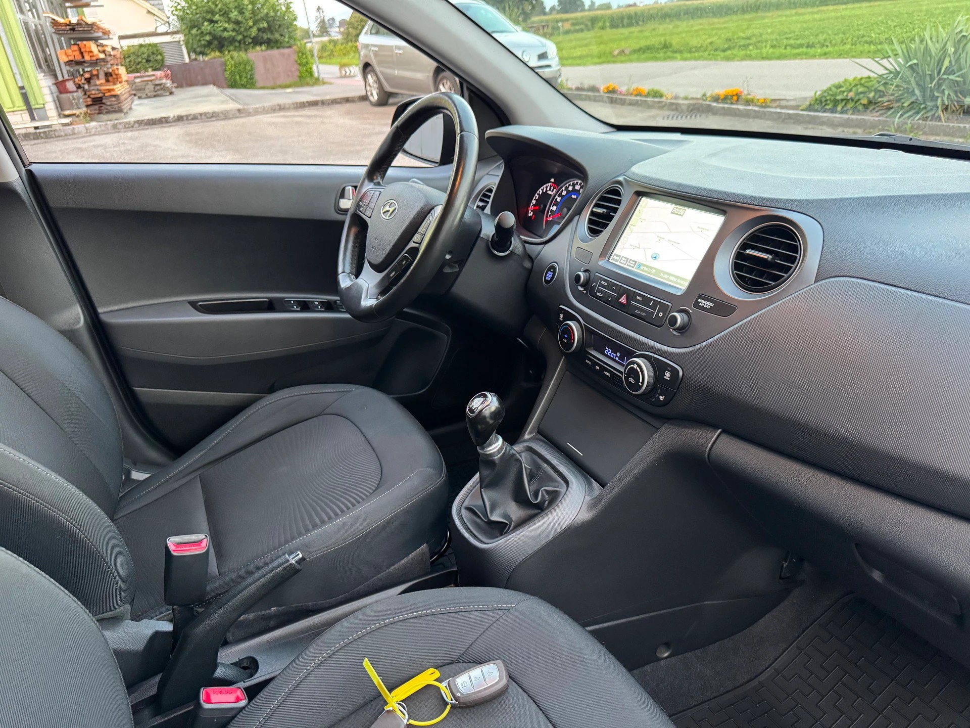 HYUNDAI i10 1.2 Vertex-image-15
