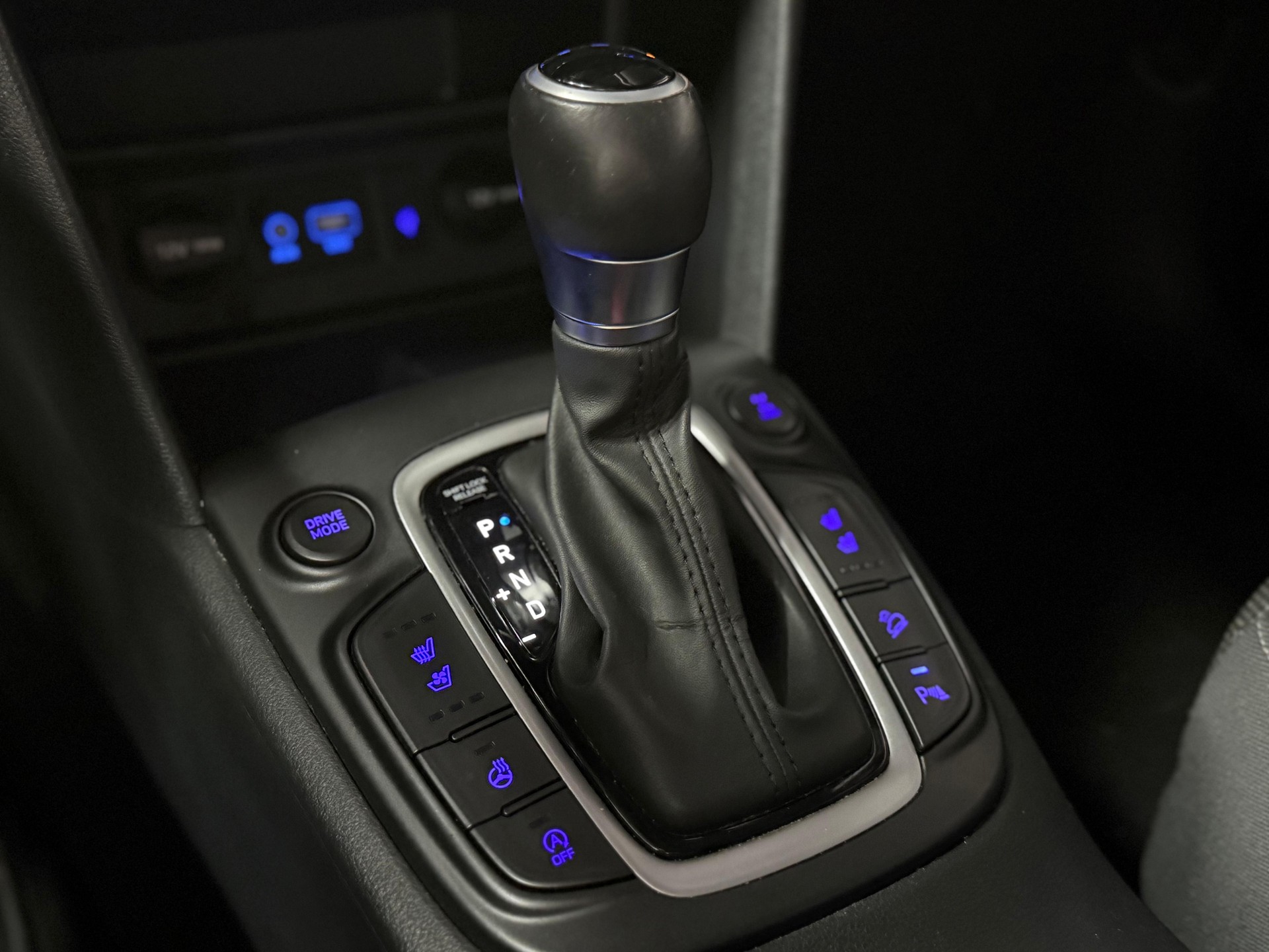 HYUNDAI Kona 1.6 T-GDi Launch Plus 4WD DCT-image-16