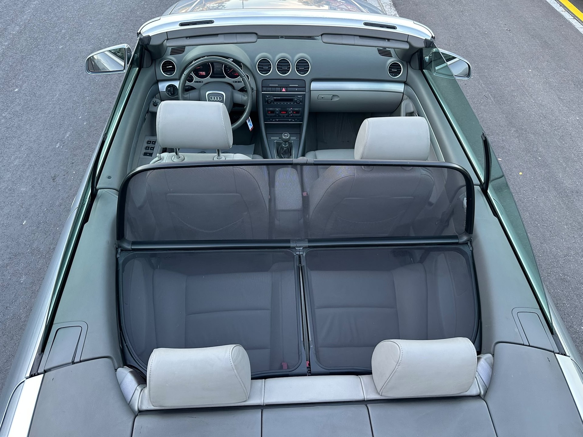 AUDI A4 Cabriolet 1.8 Turbo-image-14