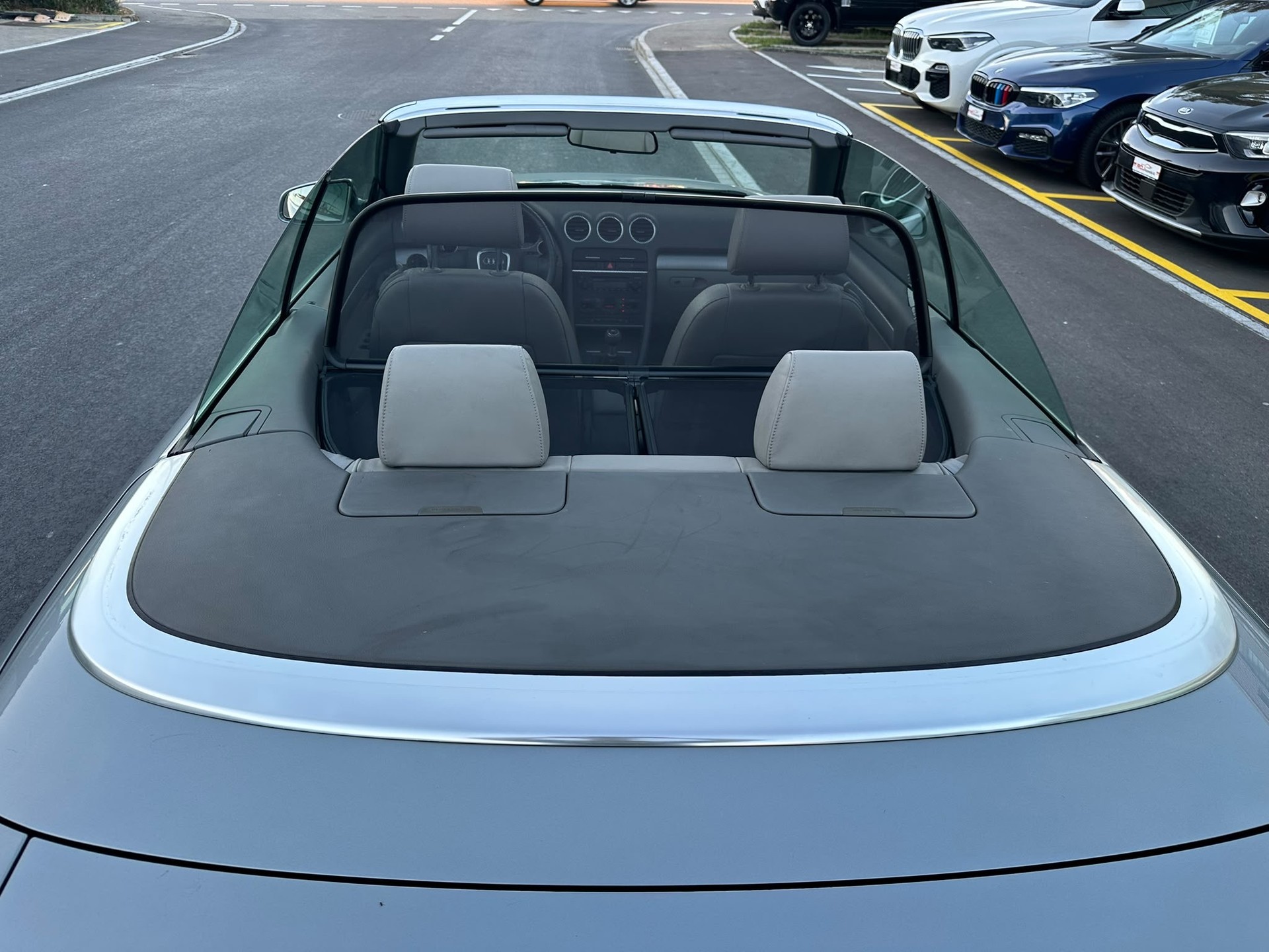 AUDI A4 Cabriolet 1.8 Turbo-image-10
