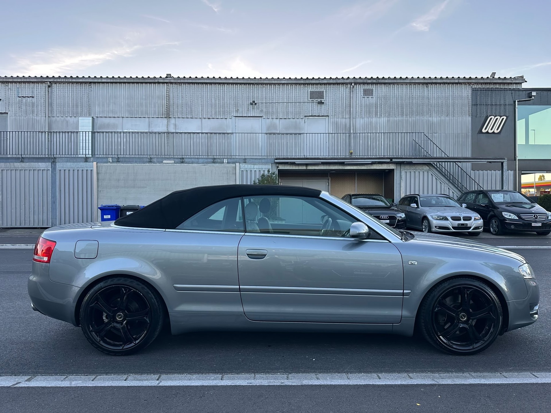 AUDI A4 Cabriolet 1.8 Turbo-image-4