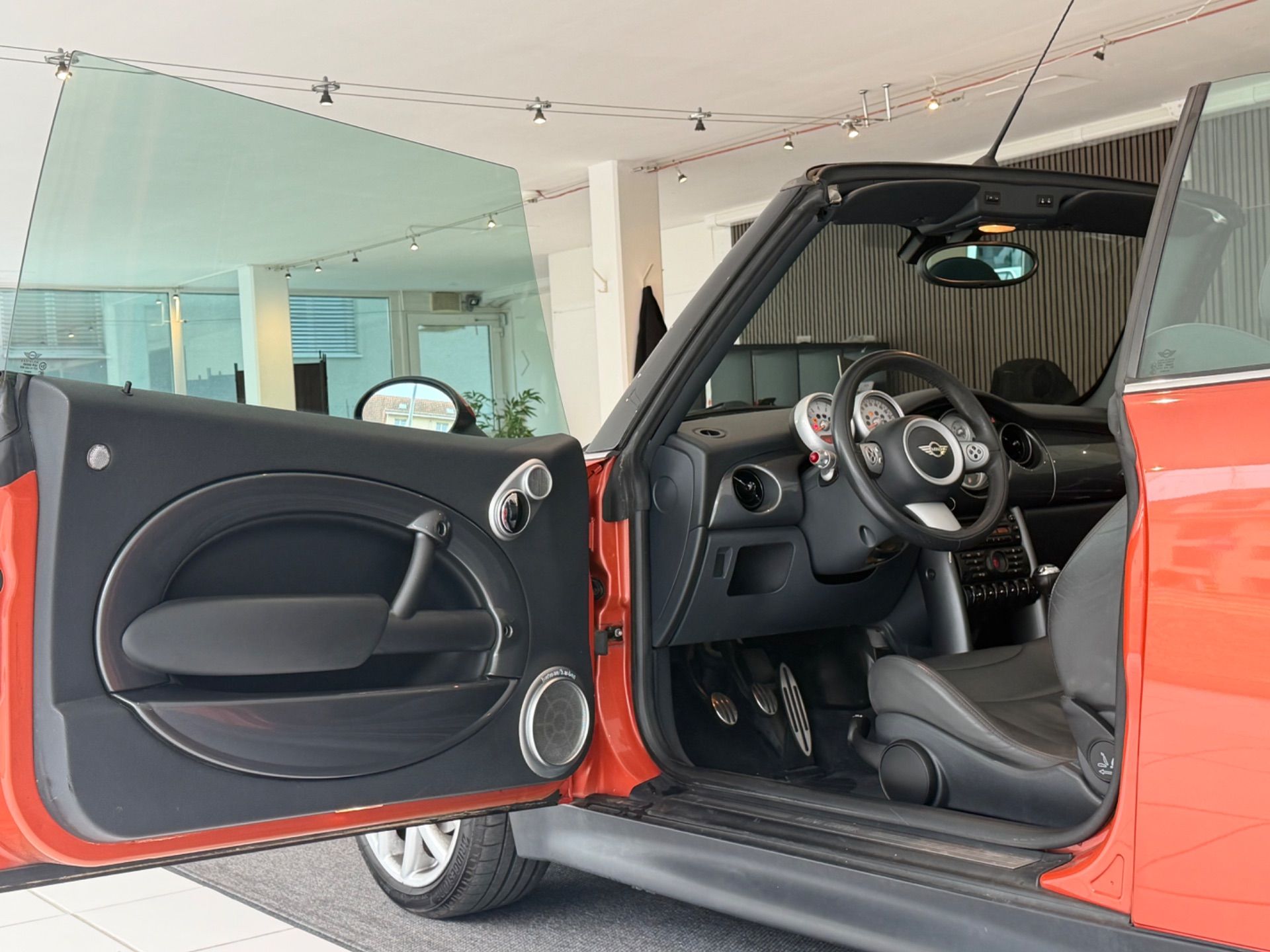 MINI Cooper S Cabriolet JCW **AB MFK**-image-10