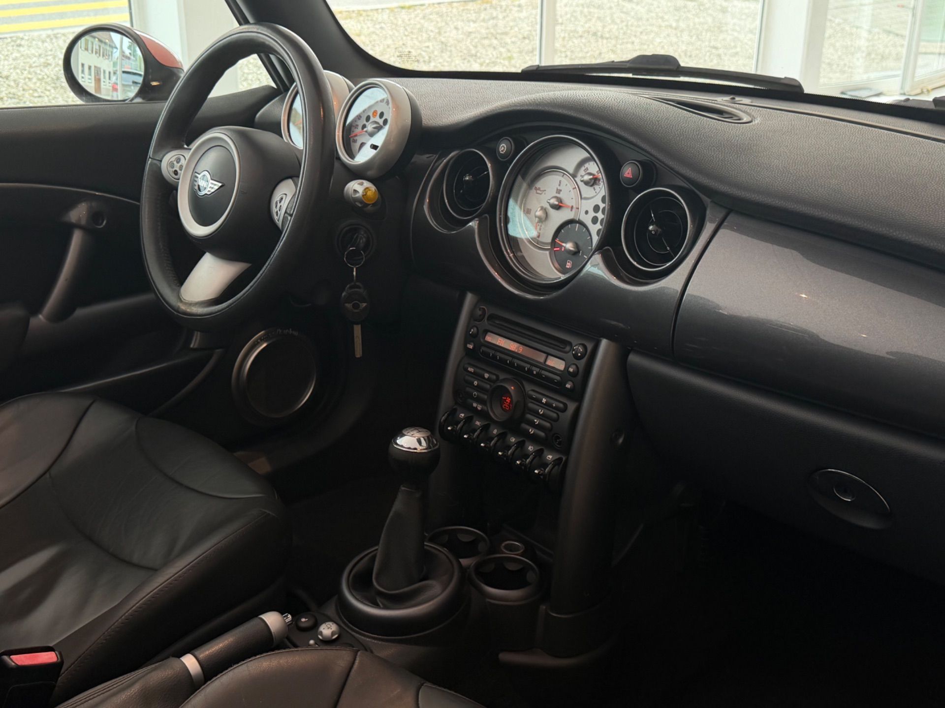 MINI Cooper S Cabriolet JCW **AB MFK**-image-19