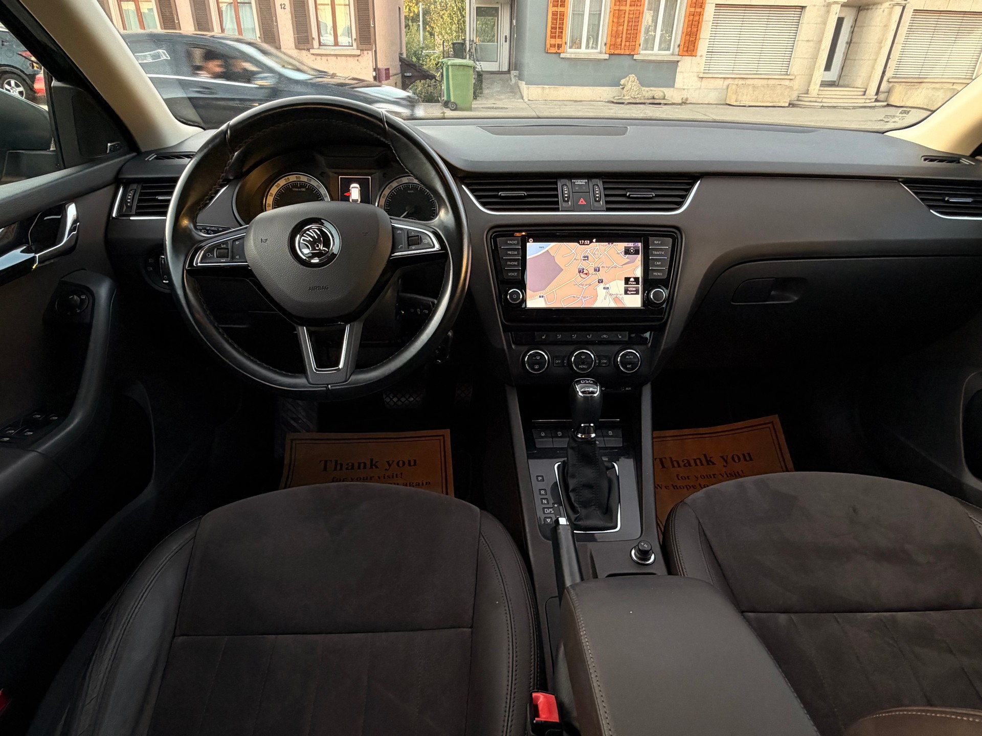 SKODA Octavia Combi 2.0 TDI L&K 4x4 DSG-image-17