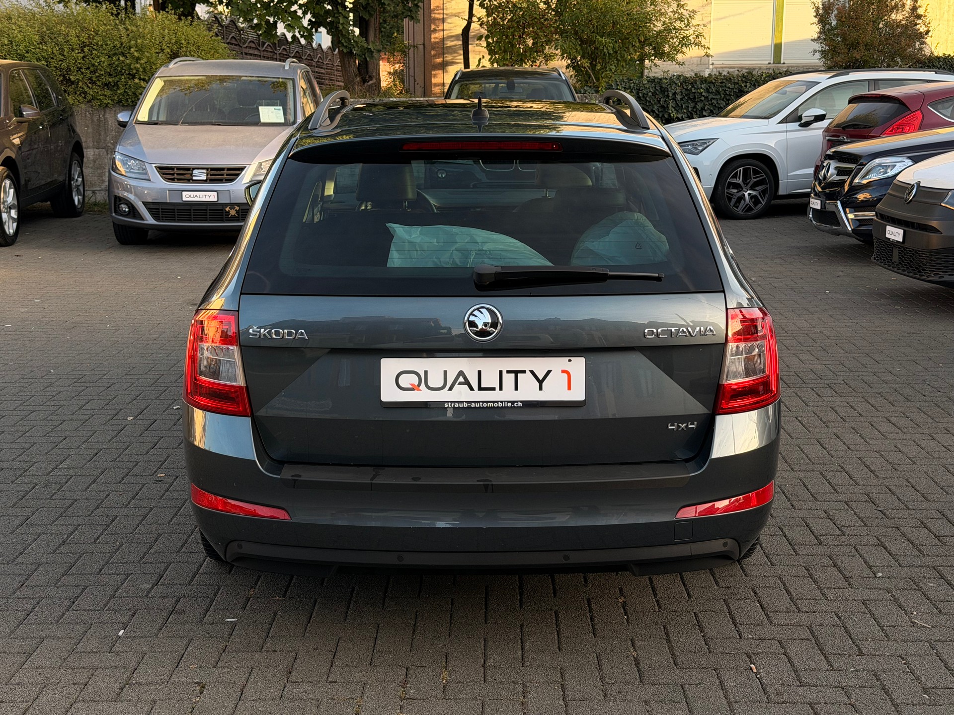 SKODA Octavia Combi 2.0 TDI L&K 4x4 DSG-image-9