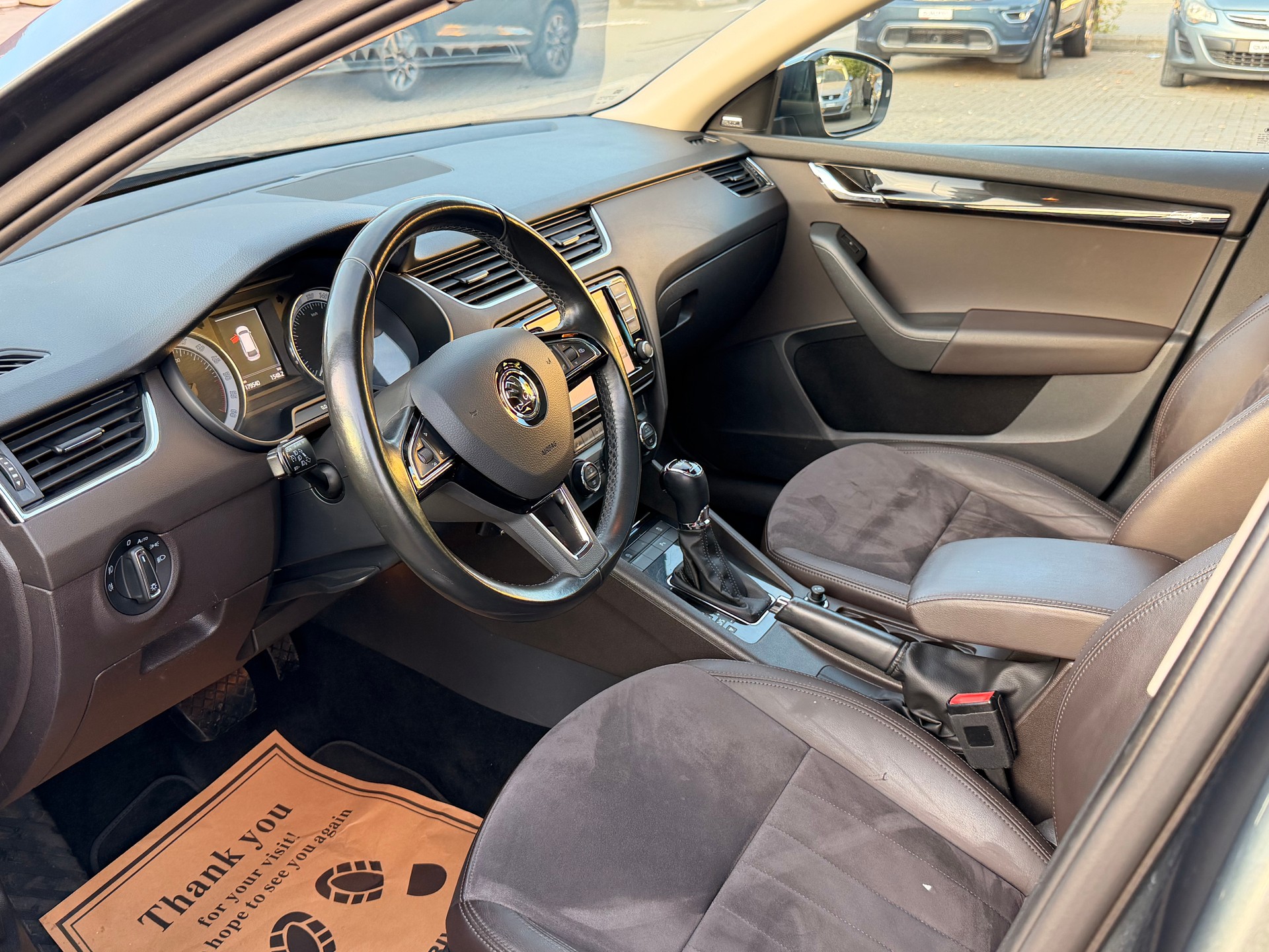 SKODA Octavia Combi 2.0 TDI L&K 4x4 DSG-image-19