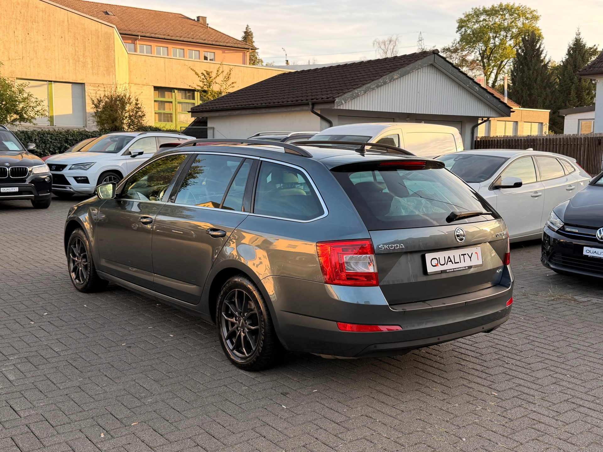 SKODA Octavia Combi 2.0 TDI L&K 4x4 DSG-image-10
